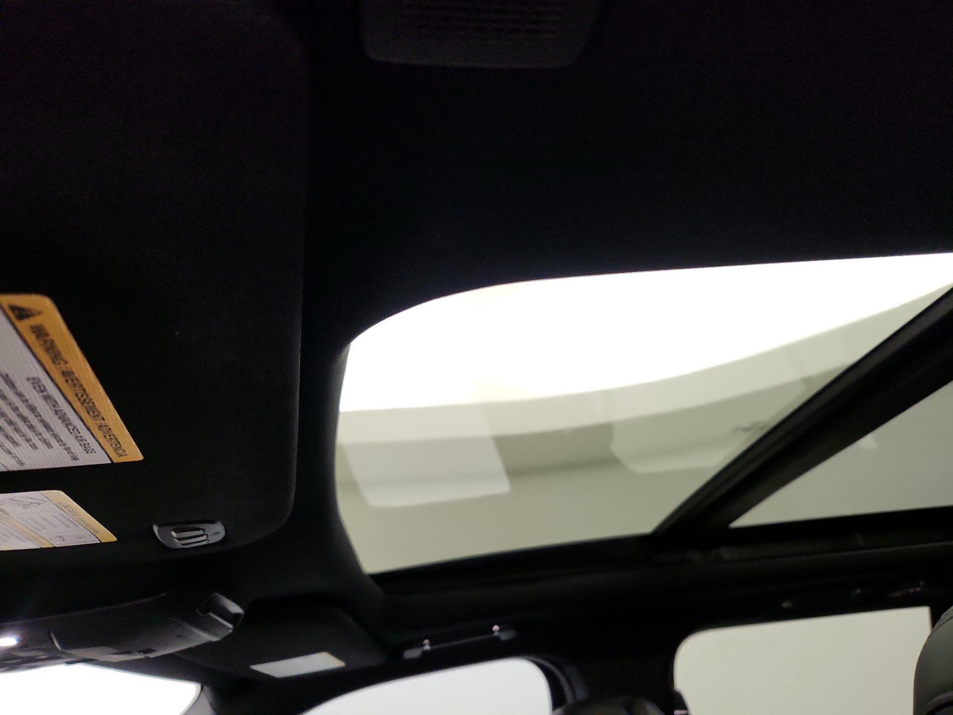 Thumbnail: 2021 Lincoln Navigator - 20