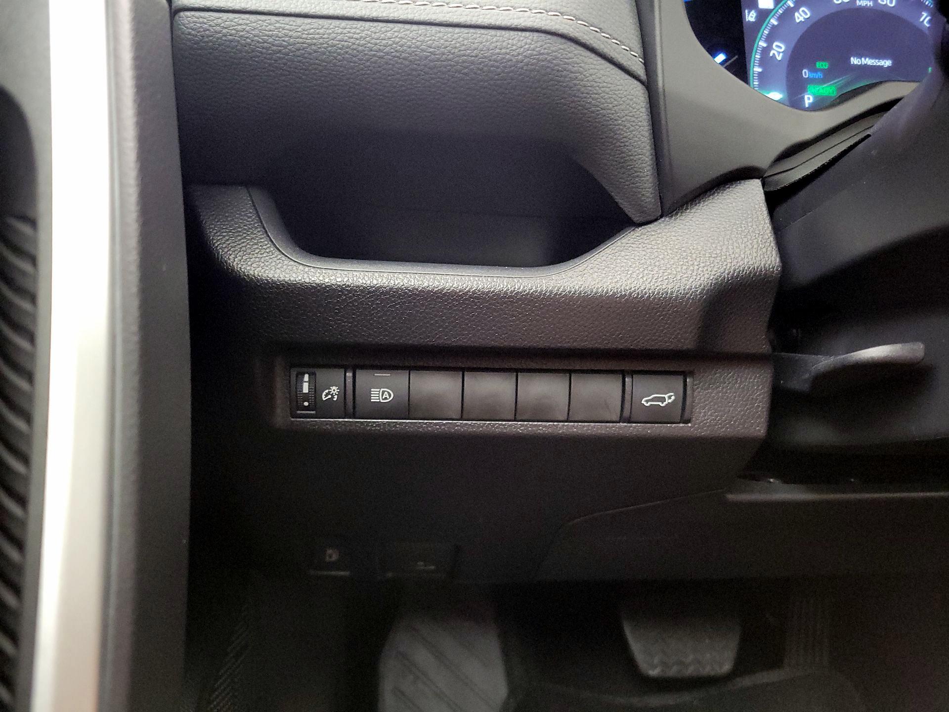 Thumbnail: 2025 Toyota RAV4 - 13