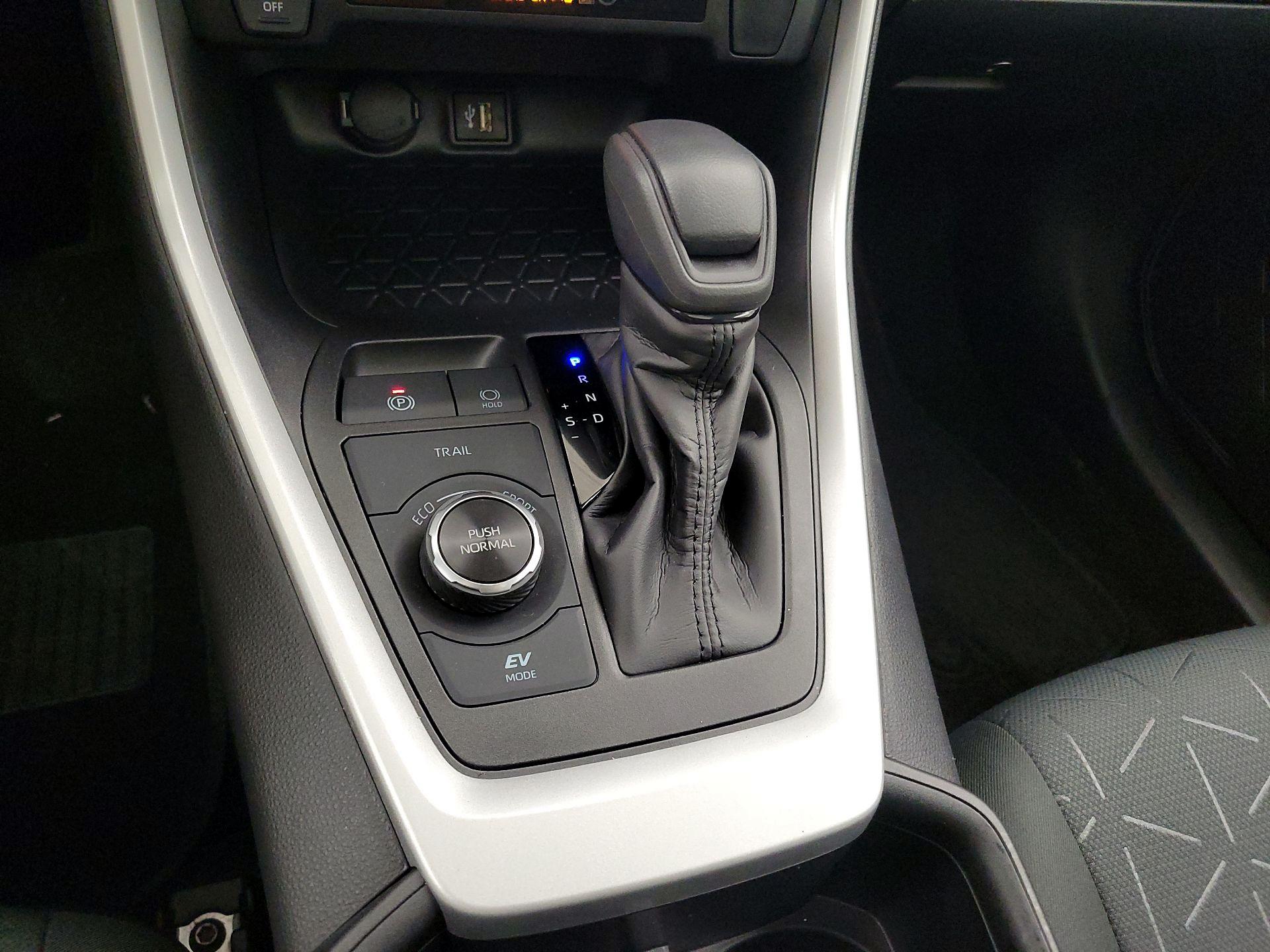 Thumbnail: 2025 Toyota RAV4 - 17