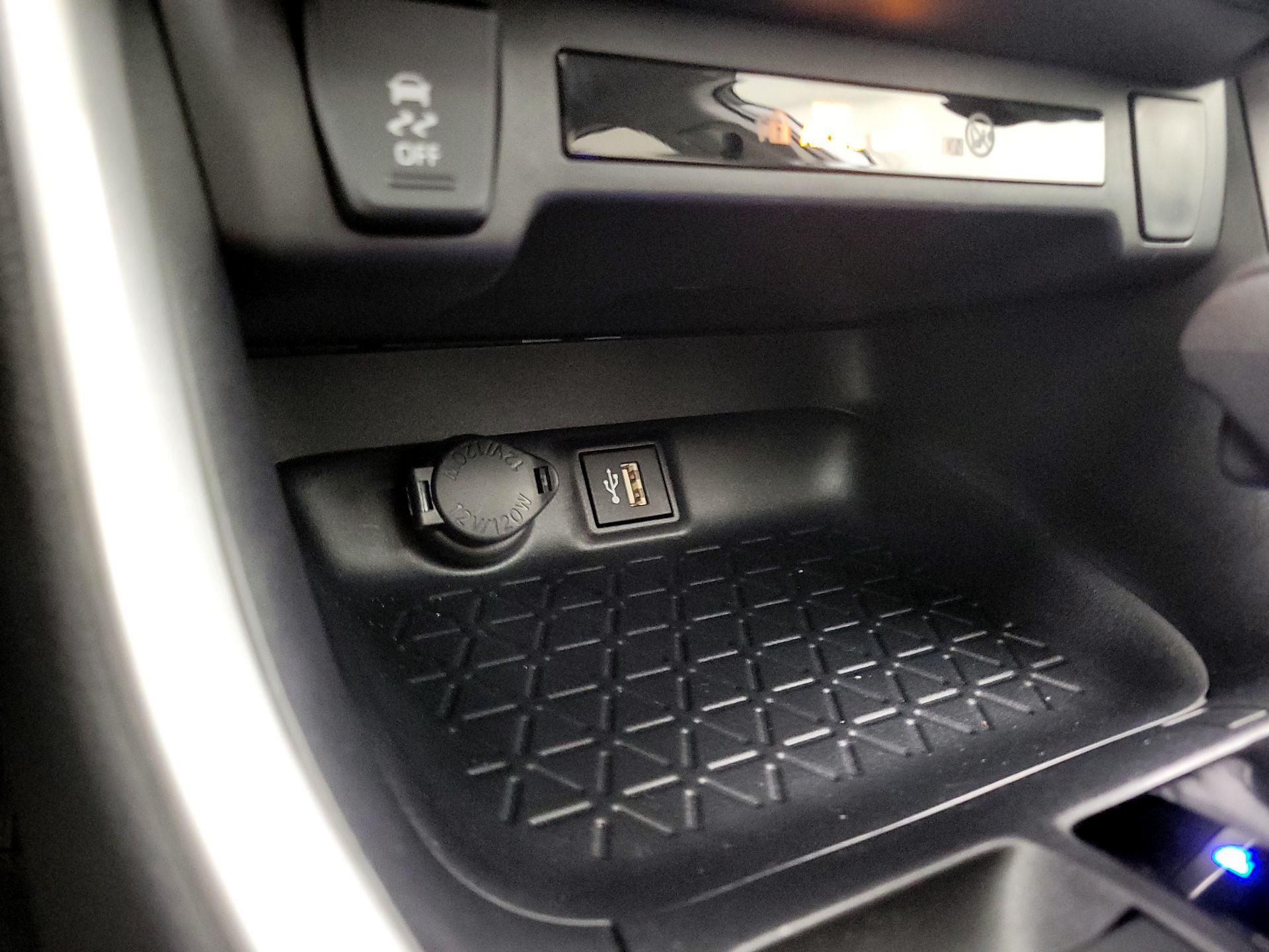 Thumbnail: 2025 Toyota RAV4 - 18