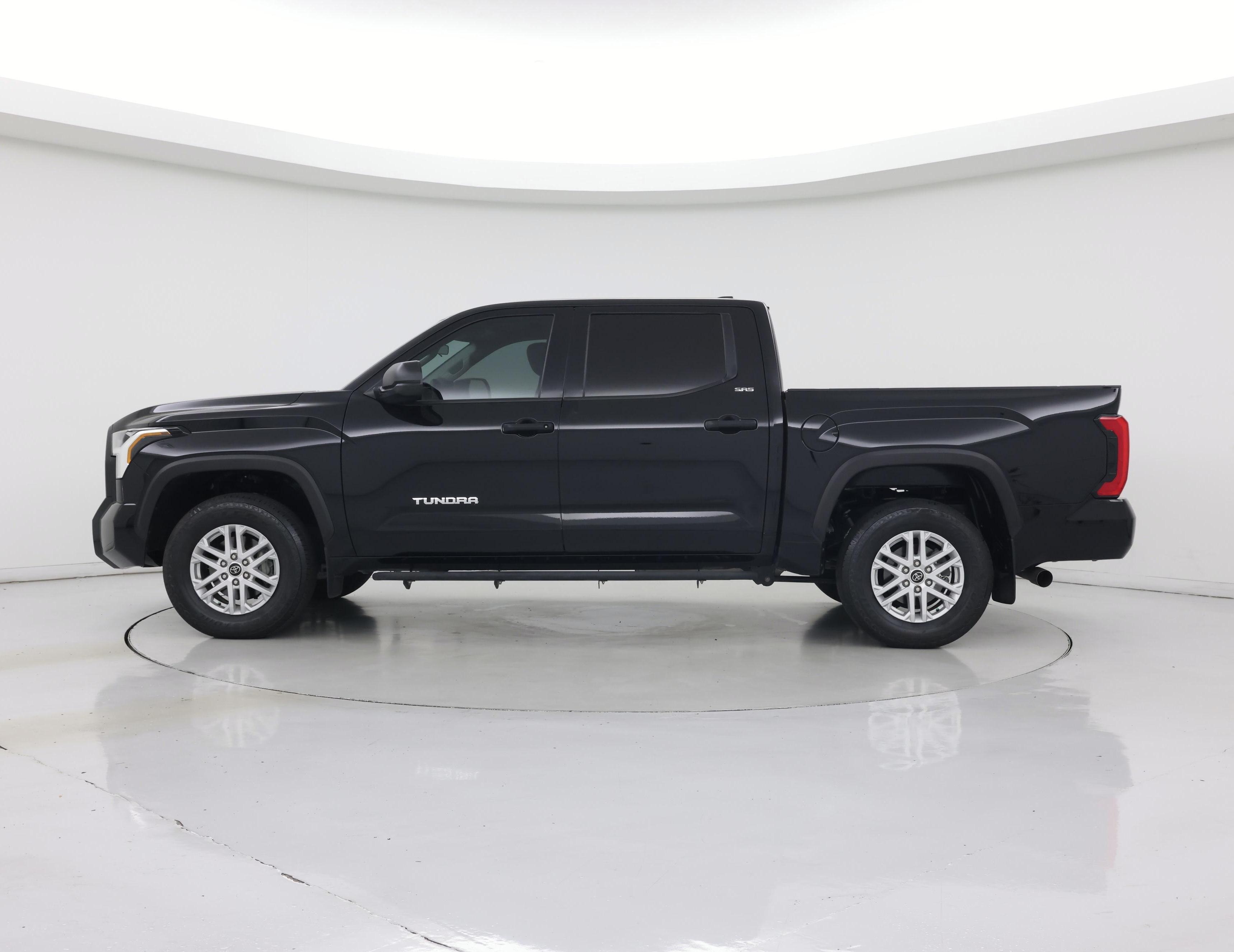 Thumbnail: 2024 Toyota Tundra - 3