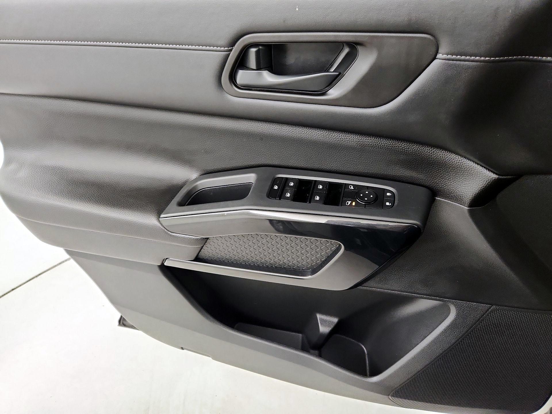 Thumbnail: 2024 Nissan Pathfinder - 12