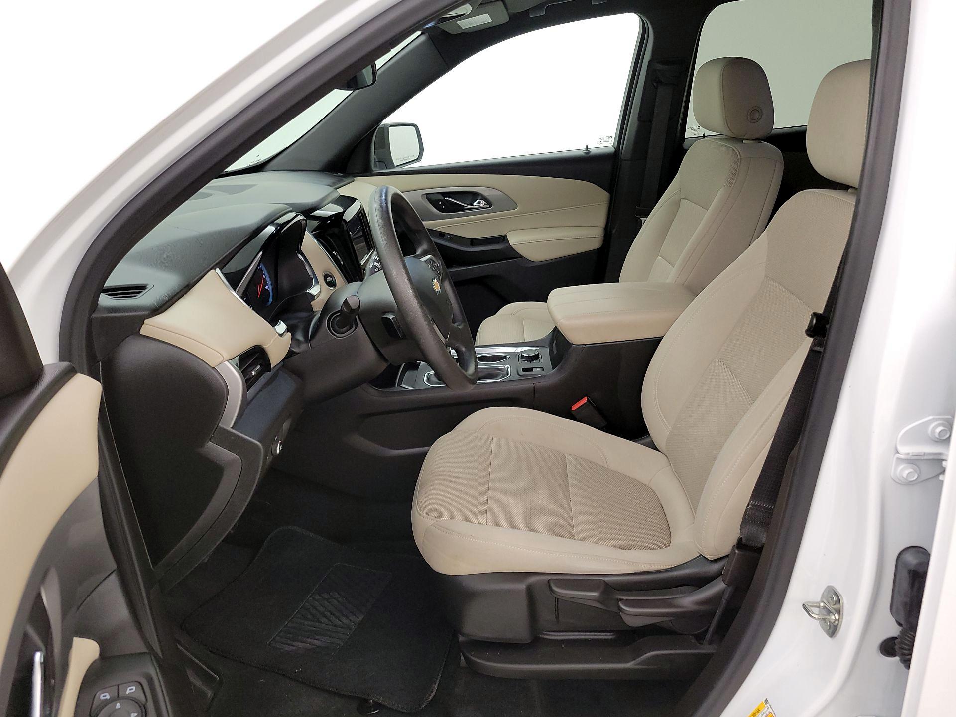 Thumbnail: 2023 Chevrolet Traverse - 11