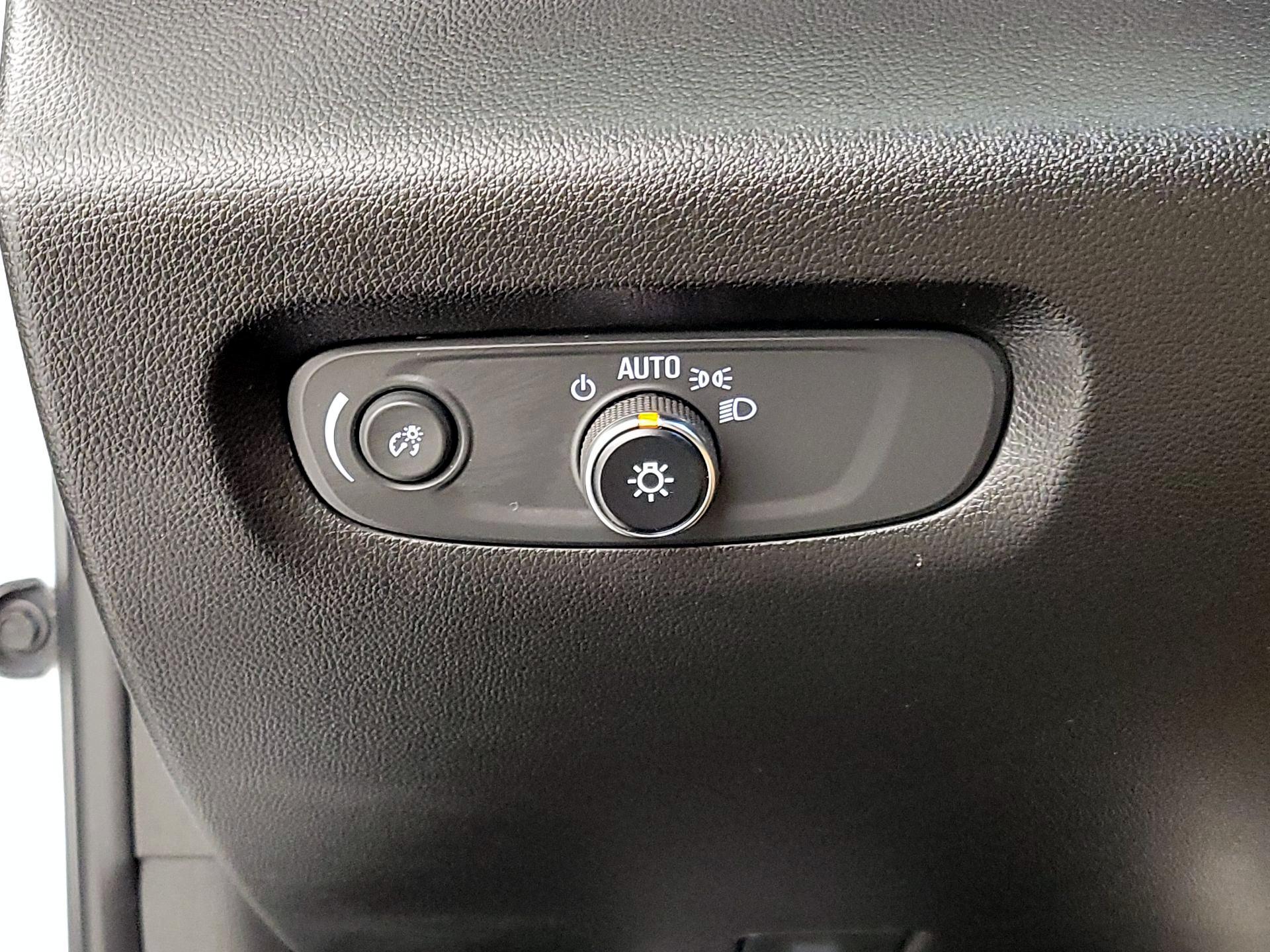 Thumbnail: 2023 Chevrolet Traverse - 13