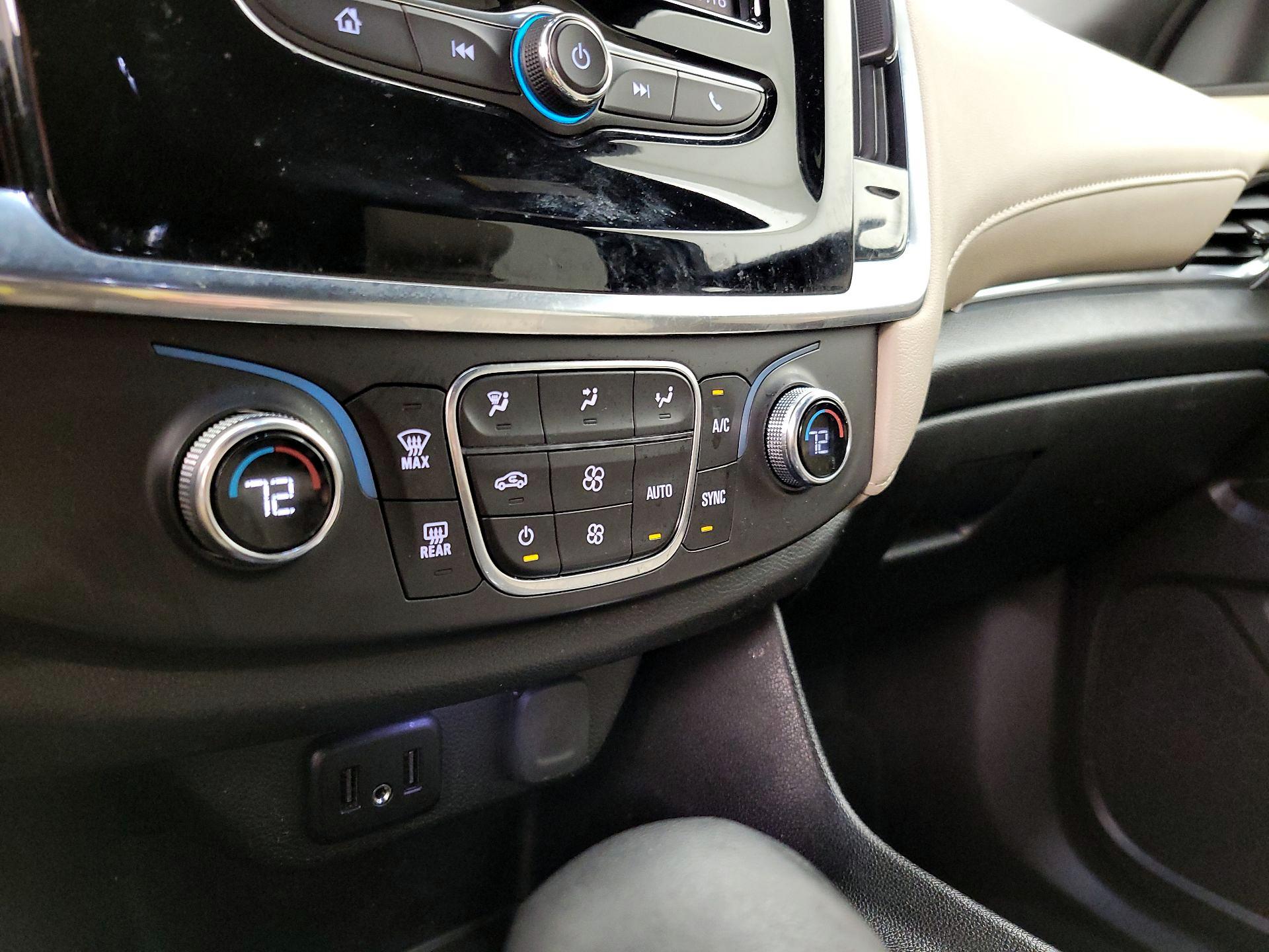 Thumbnail: 2023 Chevrolet Traverse - 16