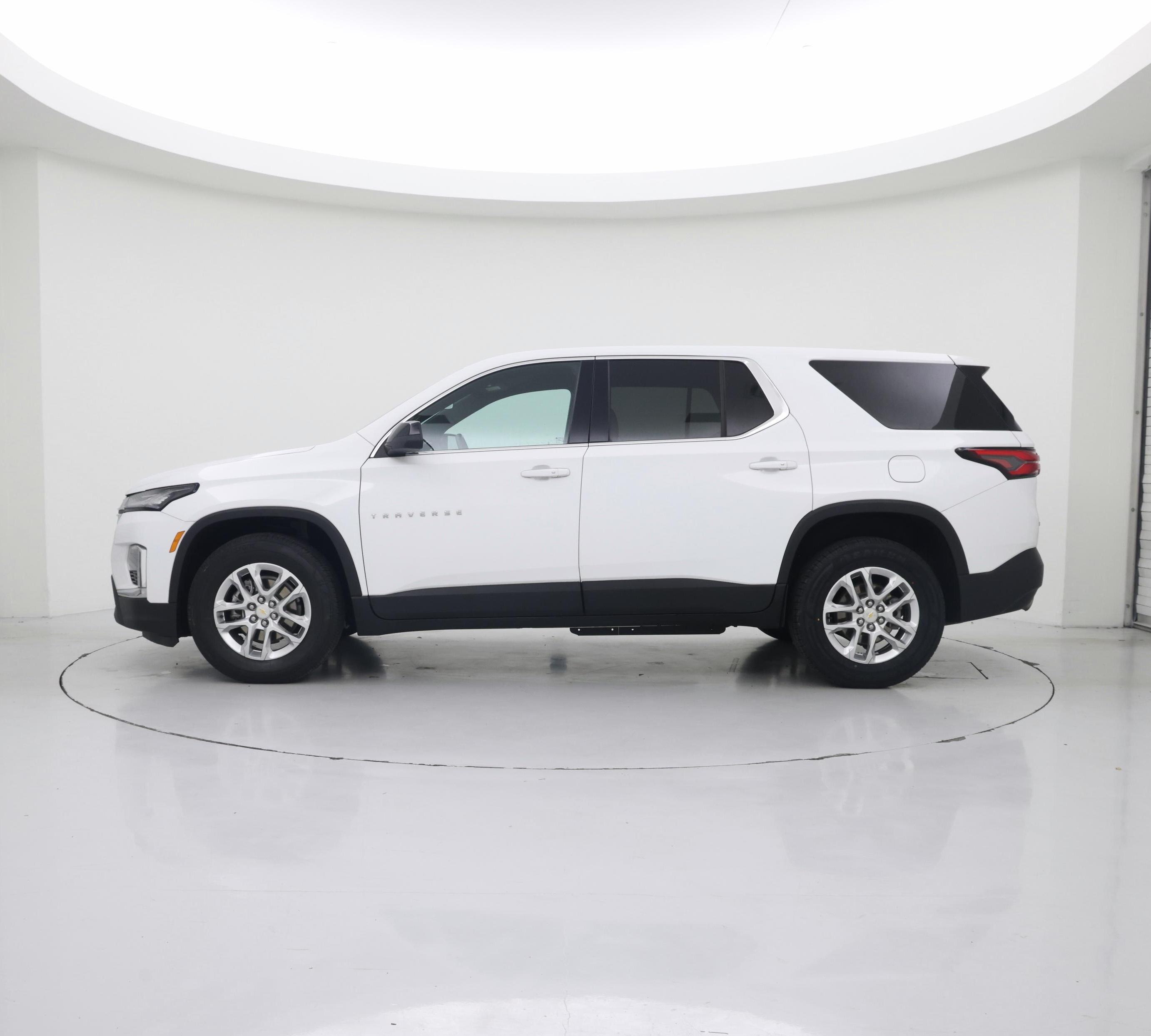 Thumbnail: 2023 Chevrolet Traverse - 3