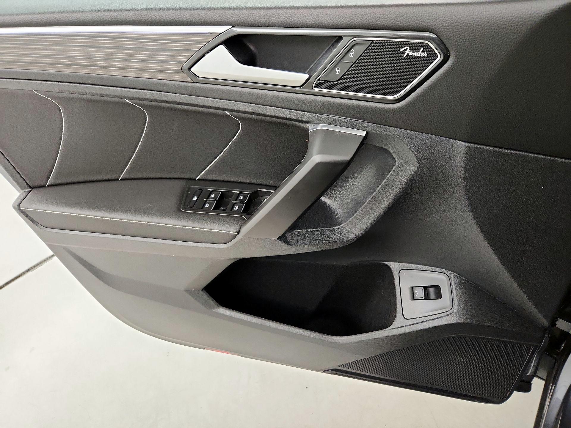 Thumbnail: 2022 Volkswagen Tiguan - 12