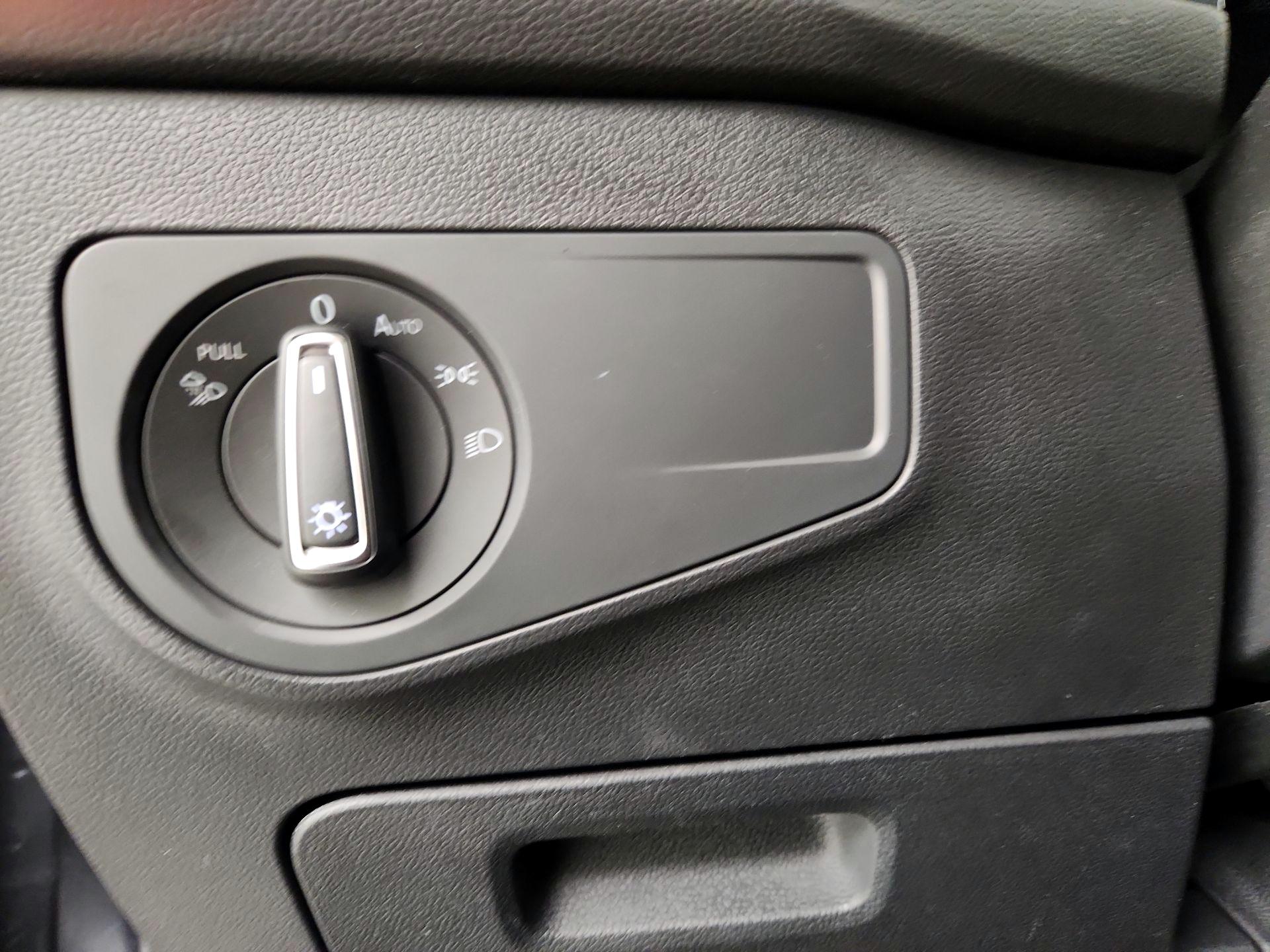 Thumbnail: 2022 Volkswagen Tiguan - 13