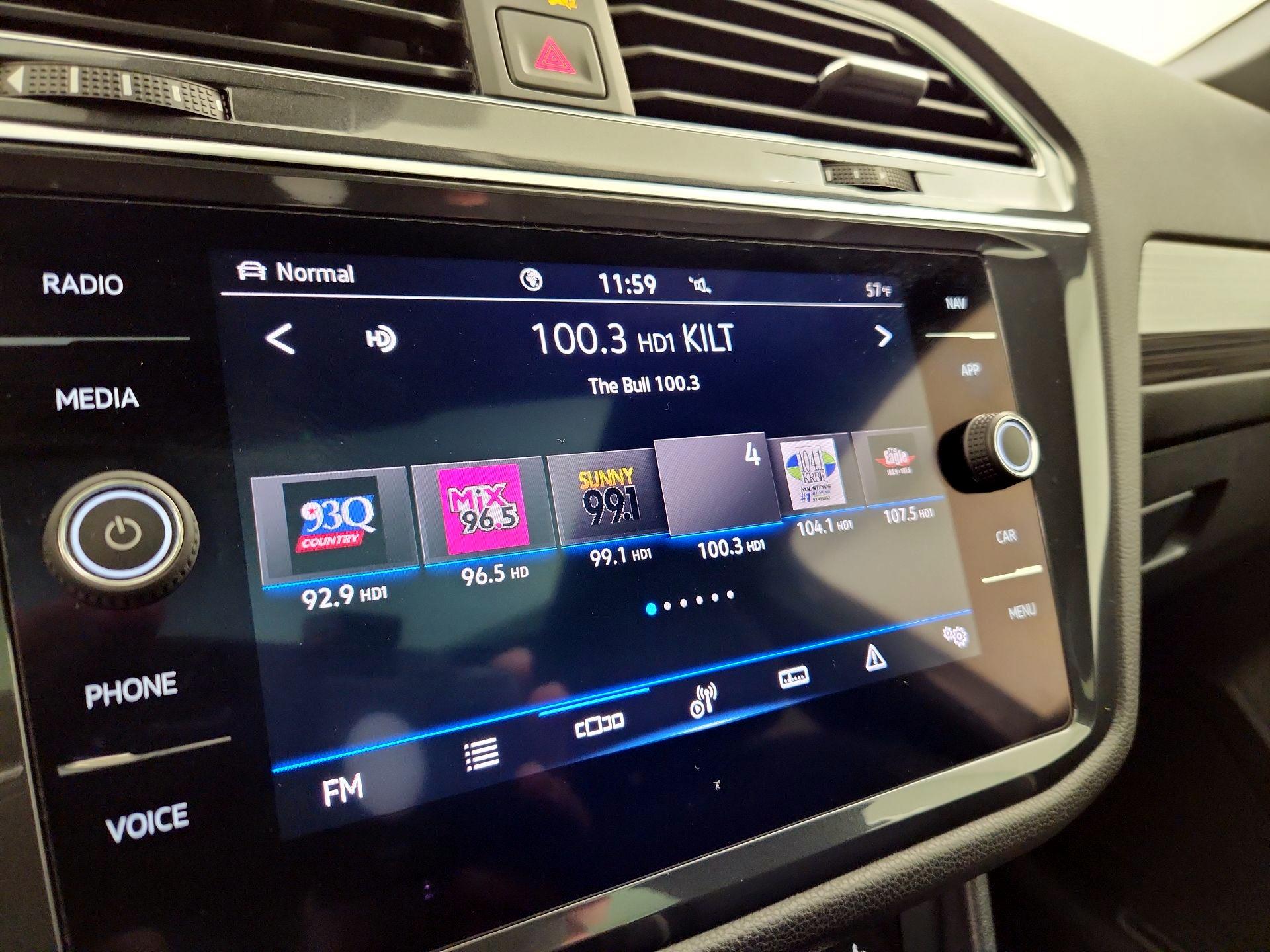 Thumbnail: 2022 Volkswagen Tiguan - 16