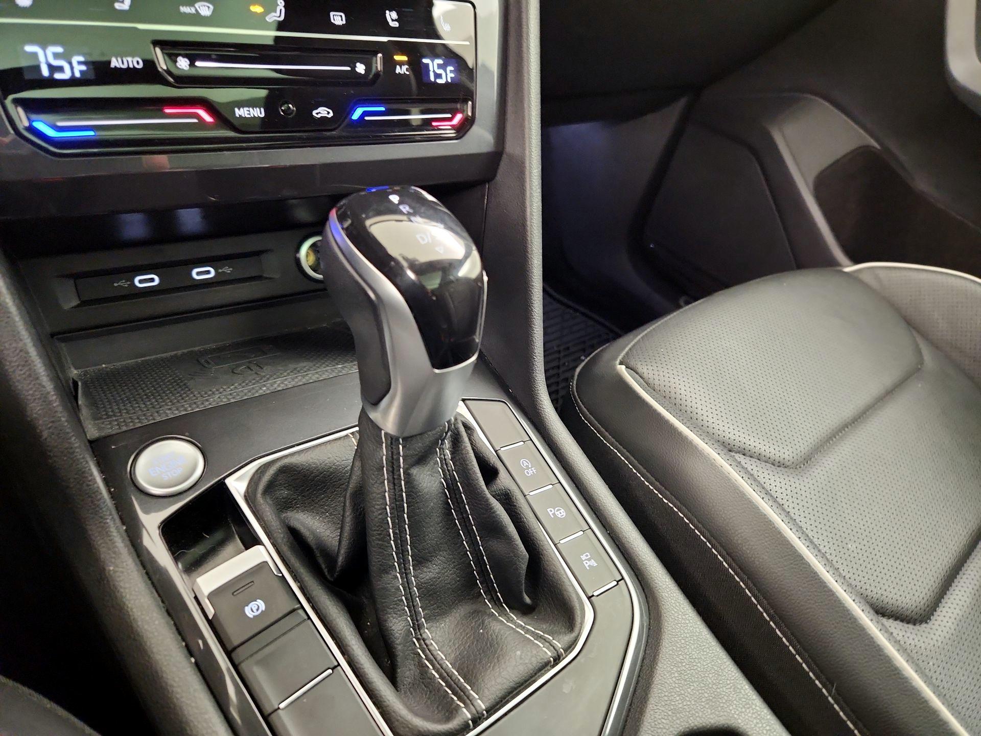 Thumbnail: 2022 Volkswagen Tiguan - 18