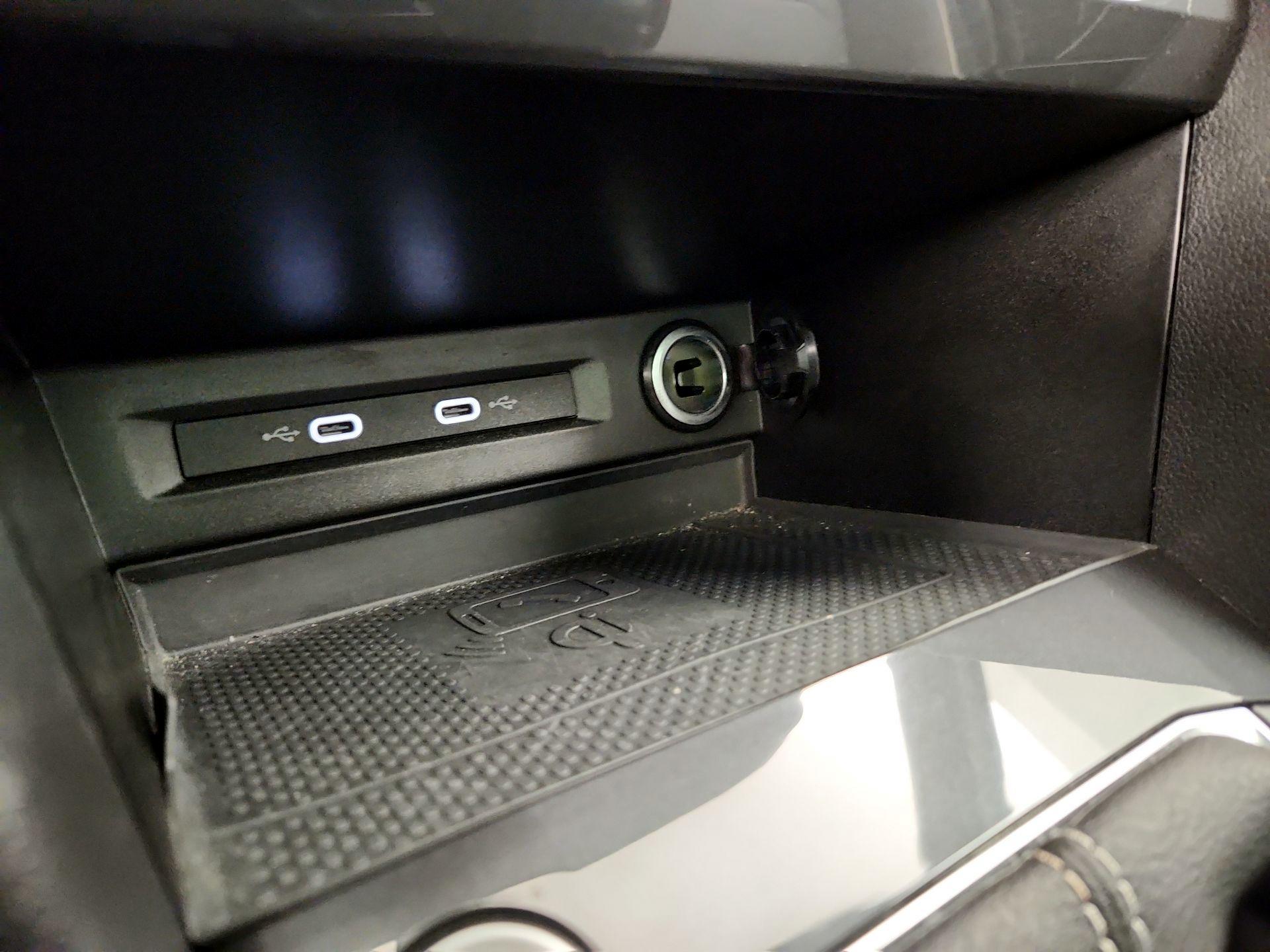 Thumbnail: 2022 Volkswagen Tiguan - 19