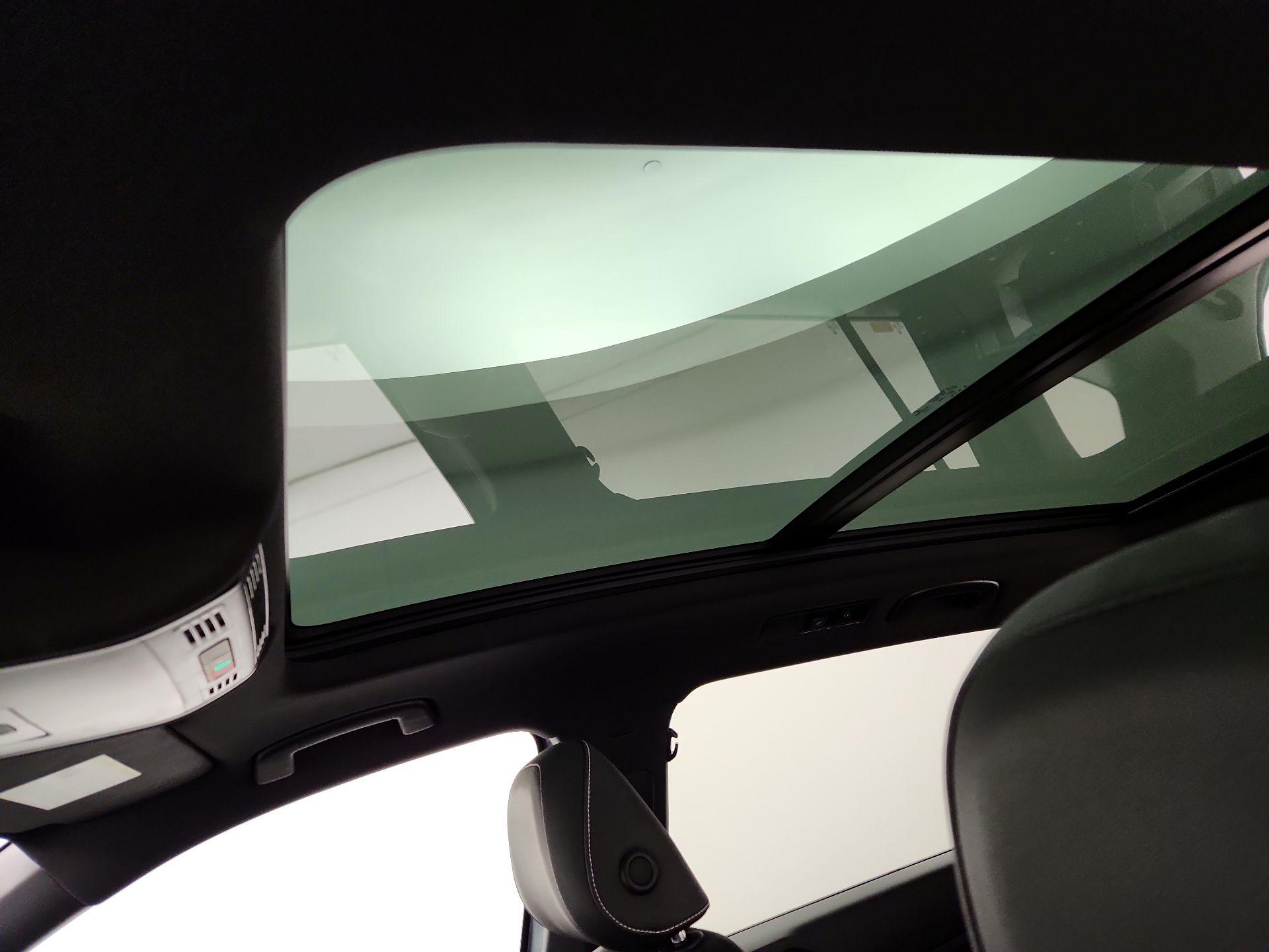 Thumbnail: 2022 Volkswagen Tiguan - 20