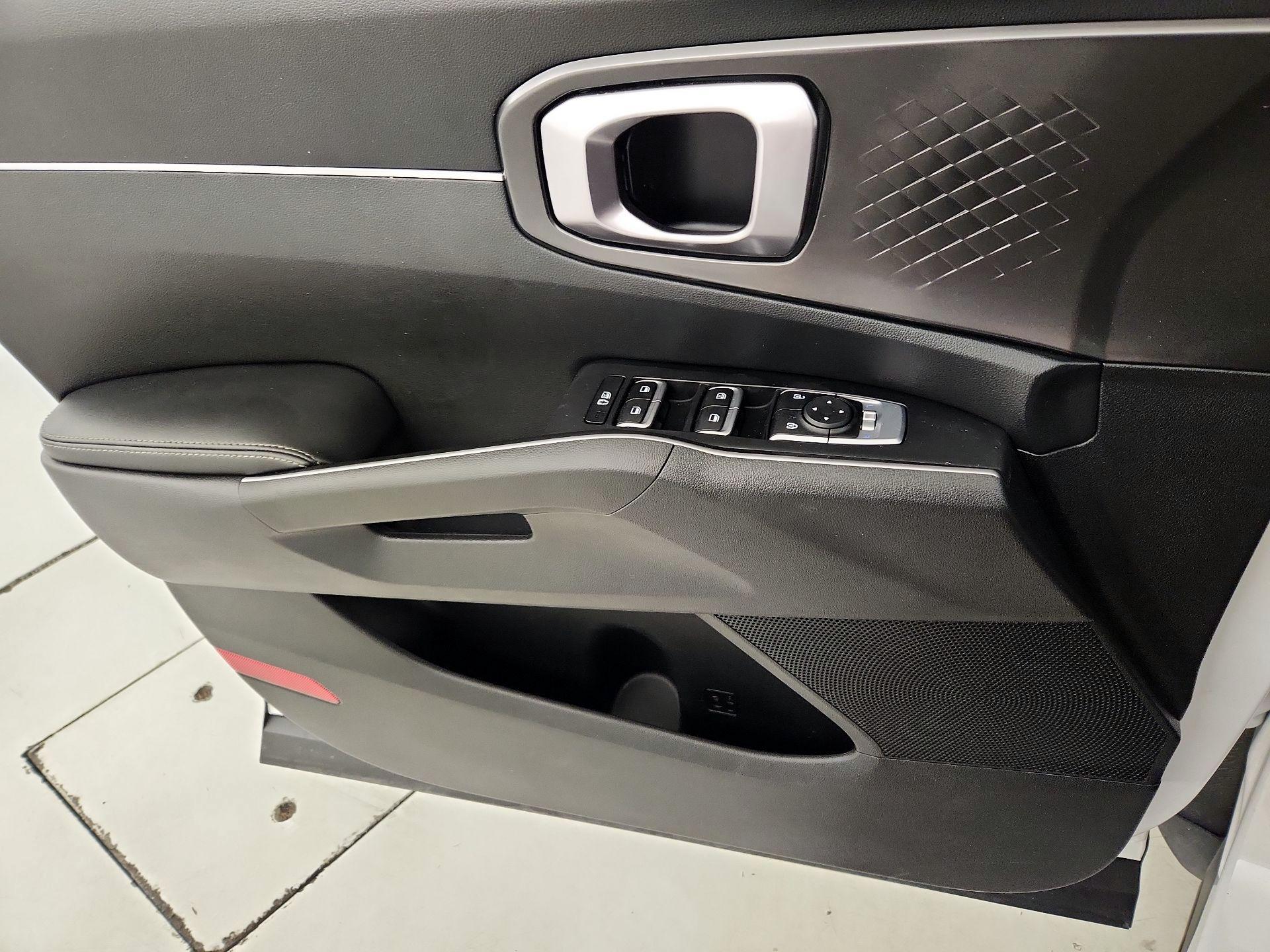 Thumbnail: 2021 Kia Sorento - 12