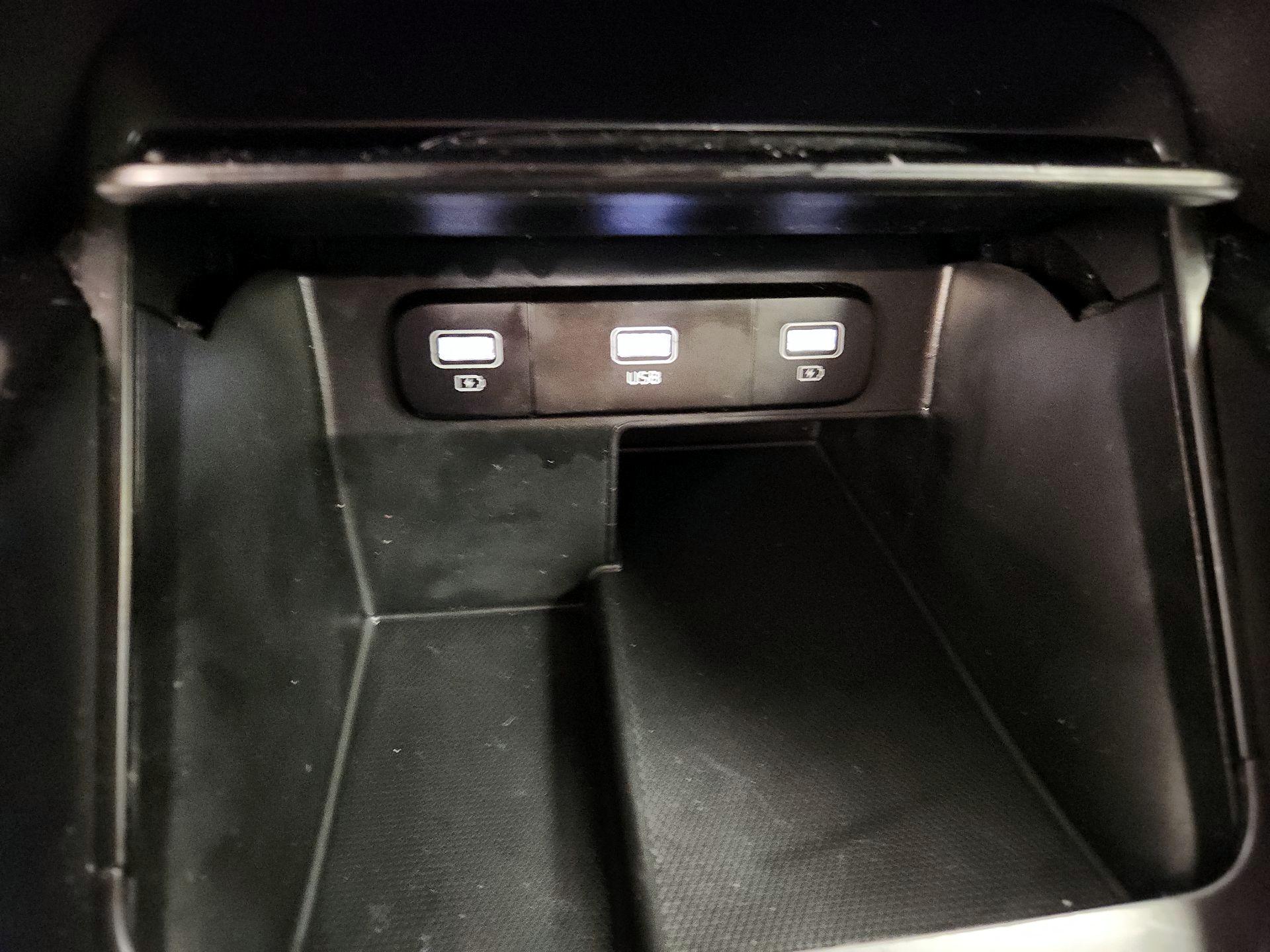 Thumbnail: 2021 Kia Sorento - 18