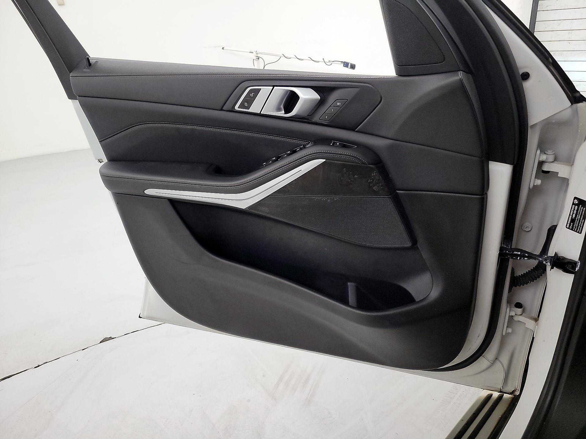 Thumbnail: 2023 BMW X5 - 12