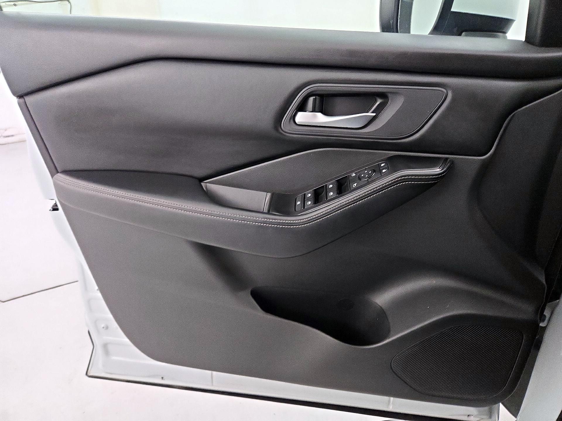 Thumbnail: 2025 Nissan Rogue - 12