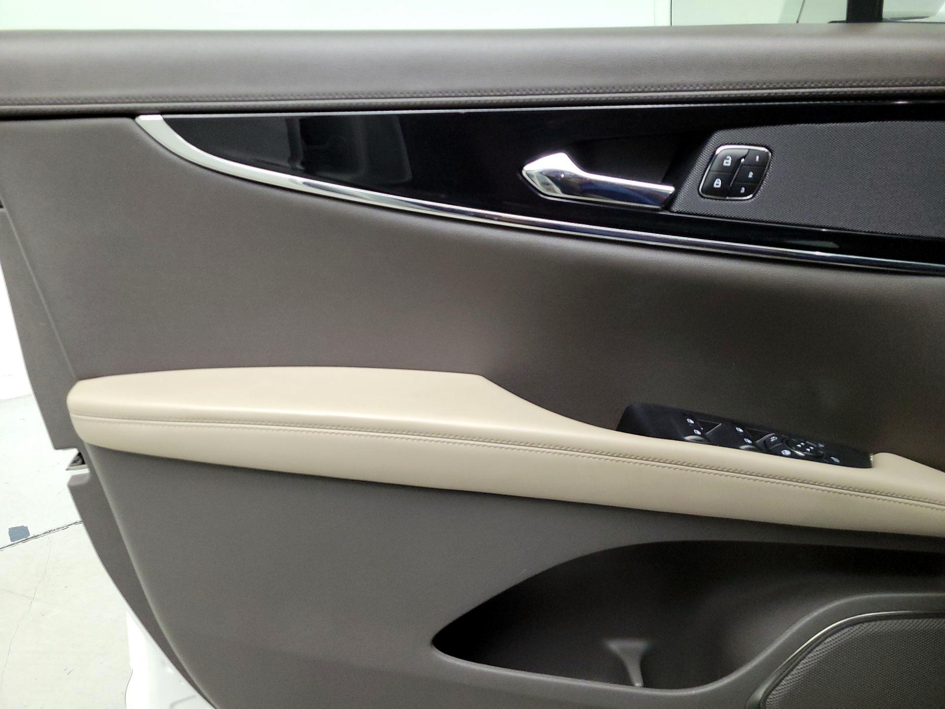 Thumbnail: 2023 Lincoln Nautilus - 12