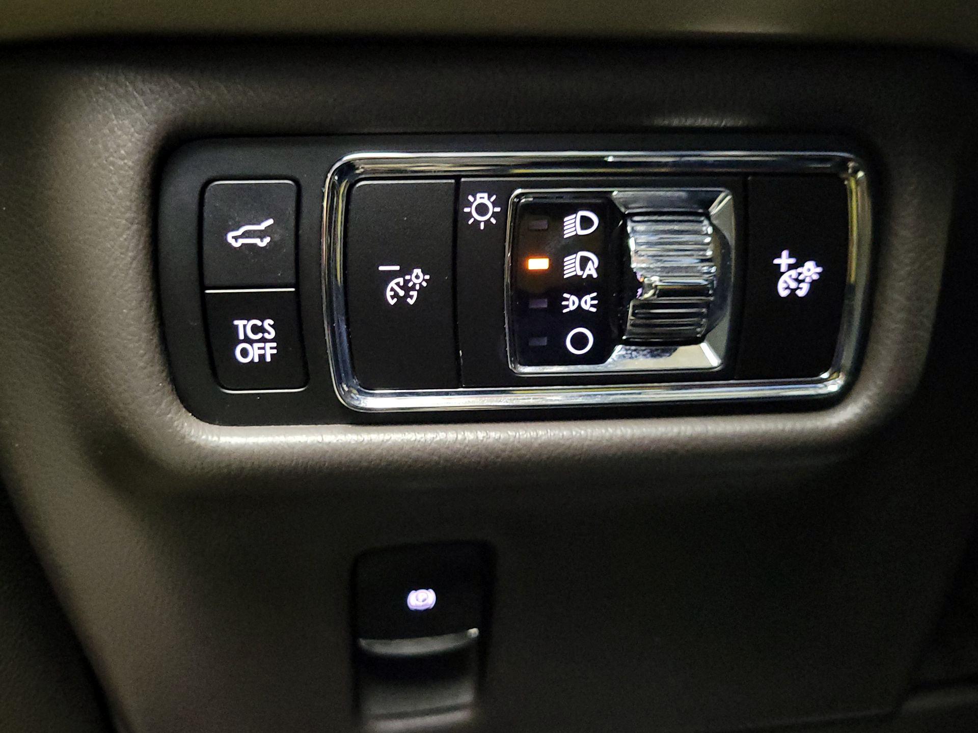 Thumbnail: 2023 Lincoln Nautilus - 13