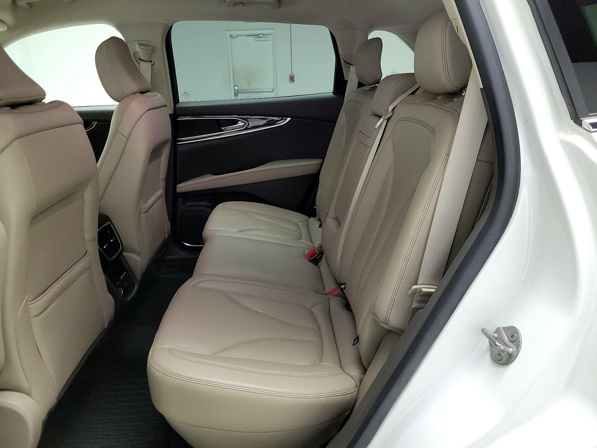 Thumbnail: 2023 Lincoln Nautilus - 19