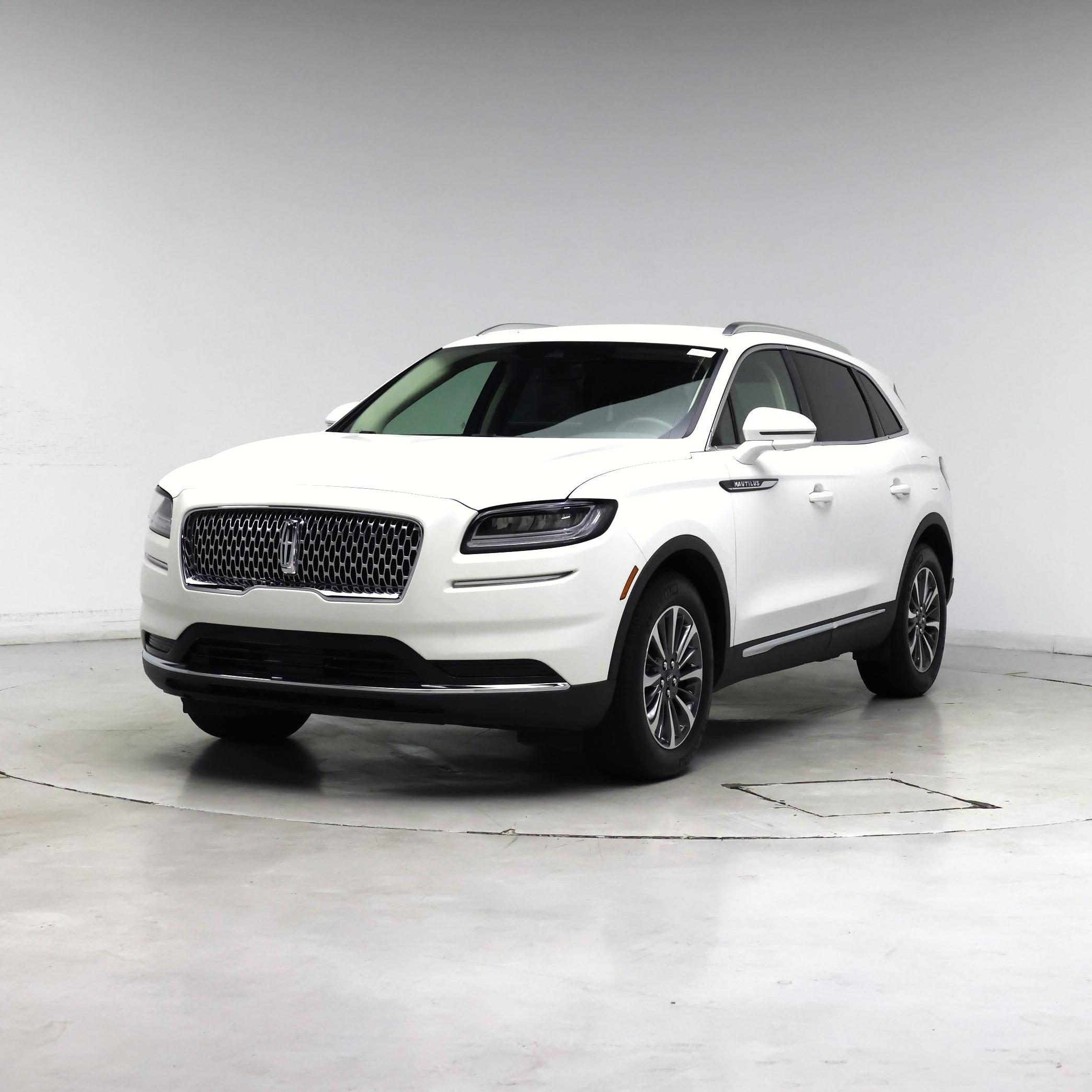 Thumbnail: 2023 Lincoln Nautilus - 4