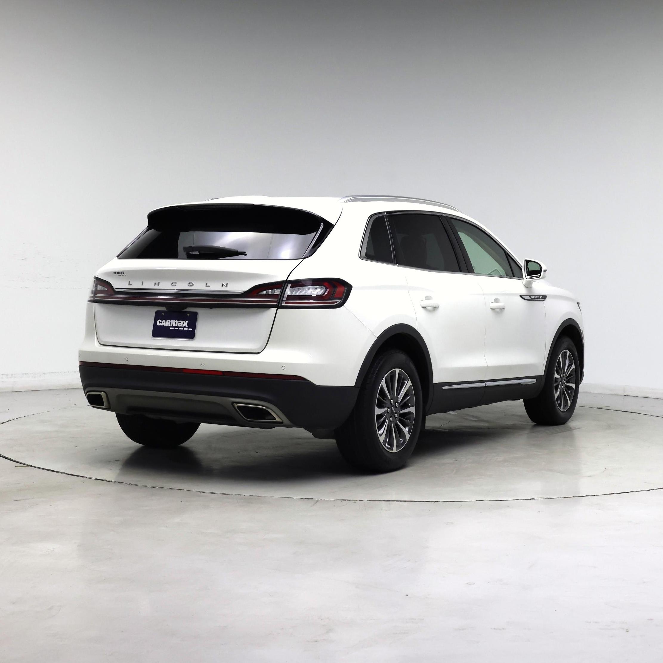 Thumbnail: 2023 Lincoln Nautilus - 8