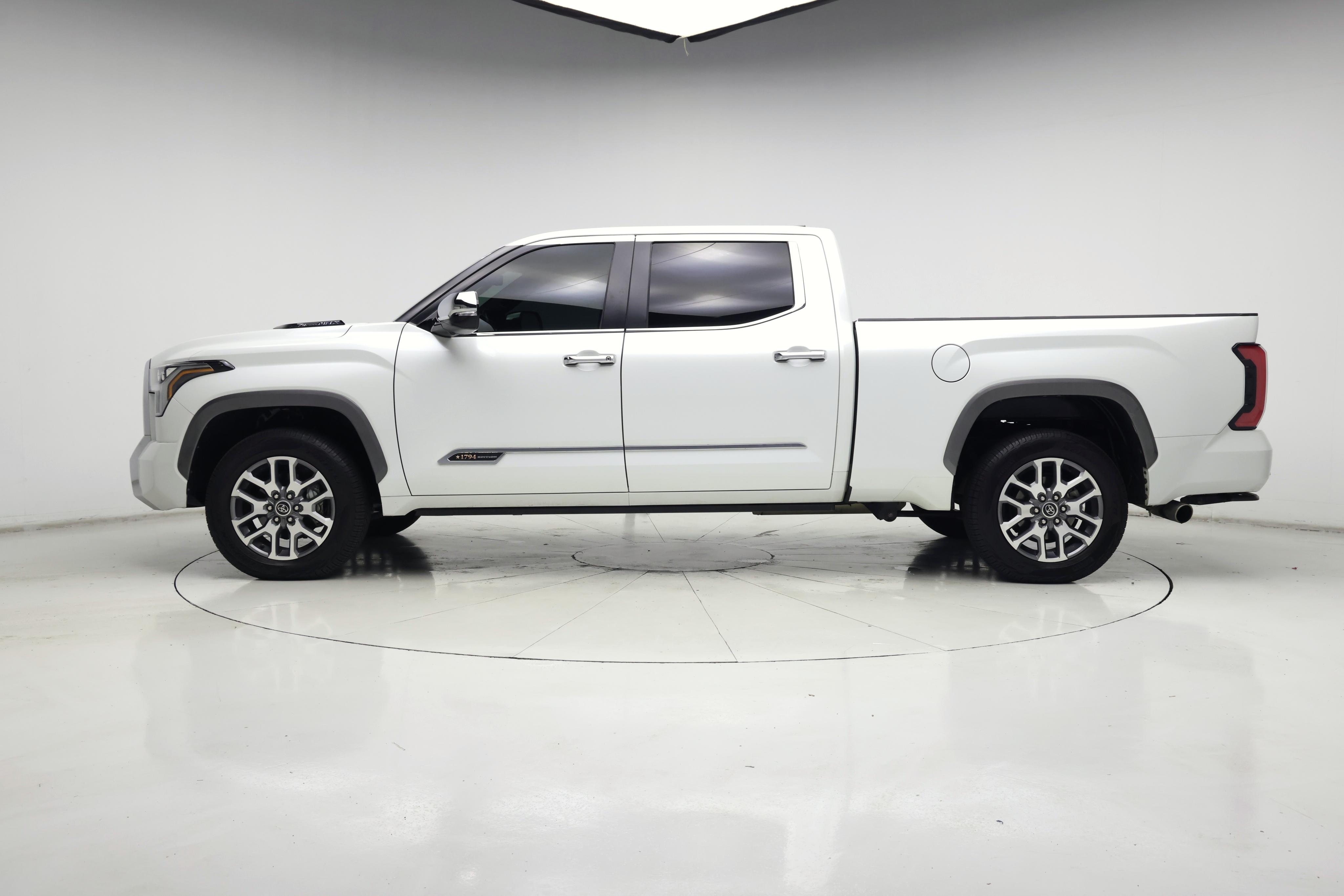 Thumbnail: 2024 Toyota Tundra - 3