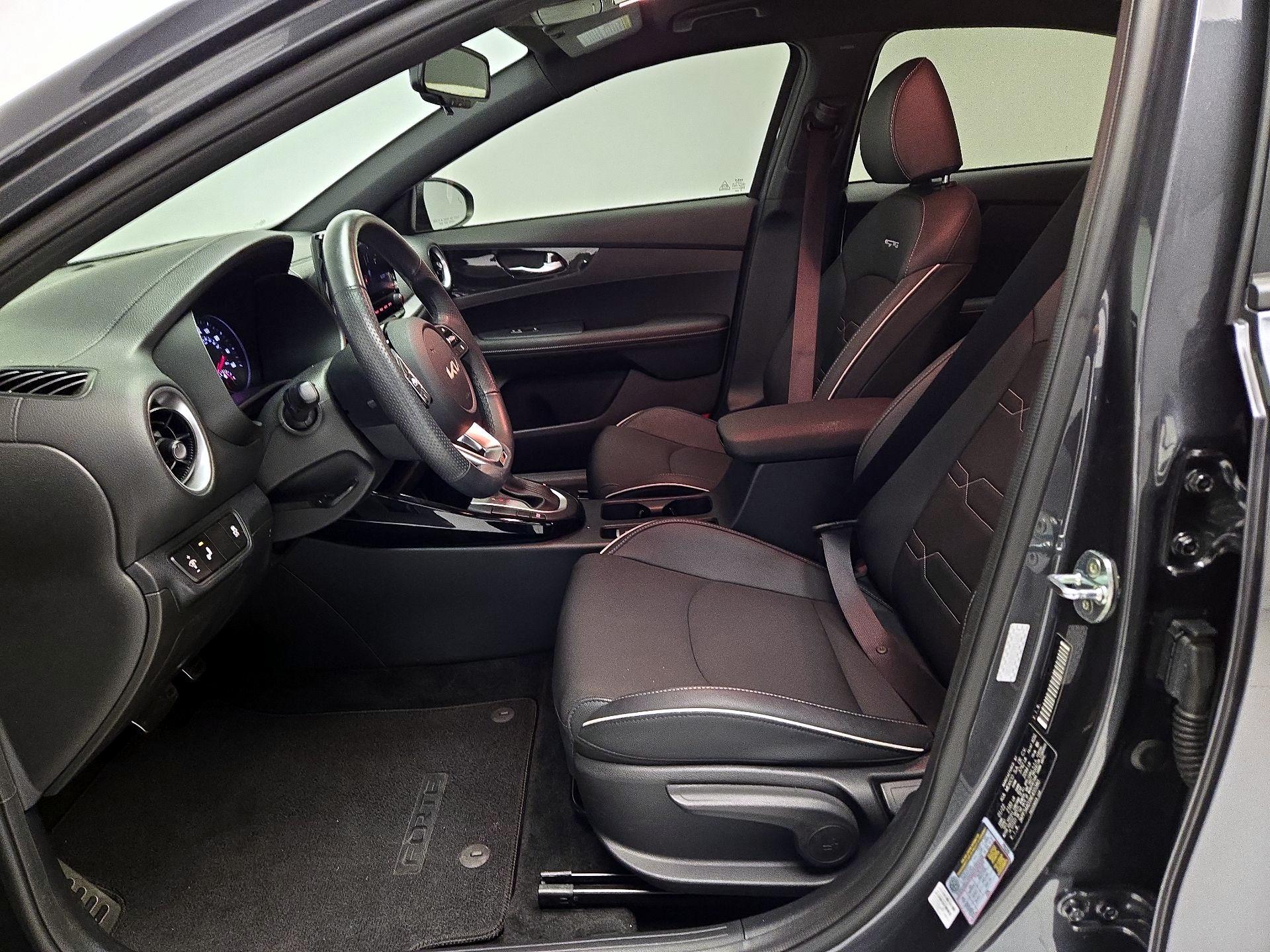 Thumbnail: 2022 Kia Forte - 11