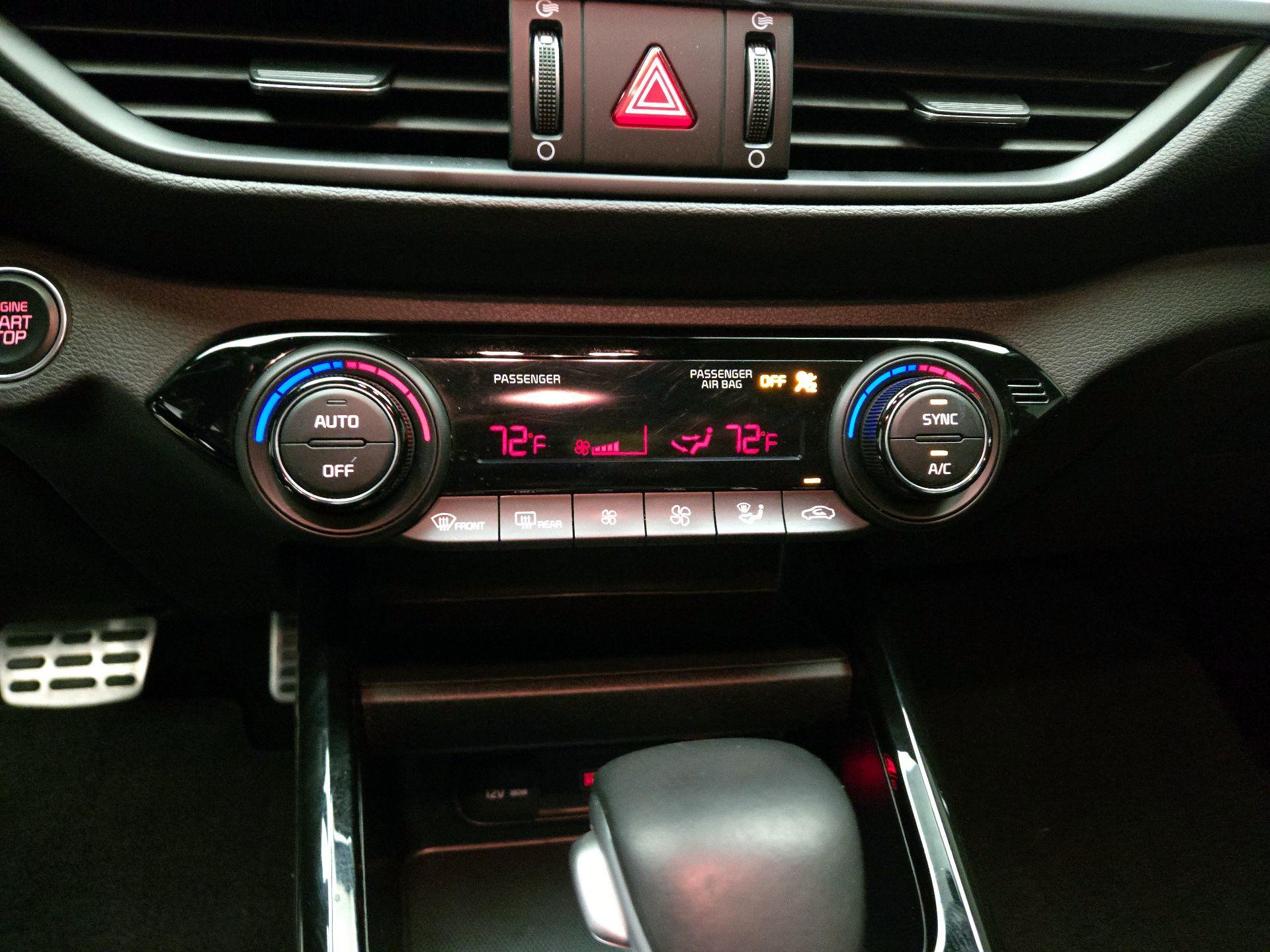 Thumbnail: 2022 Kia Forte - 16