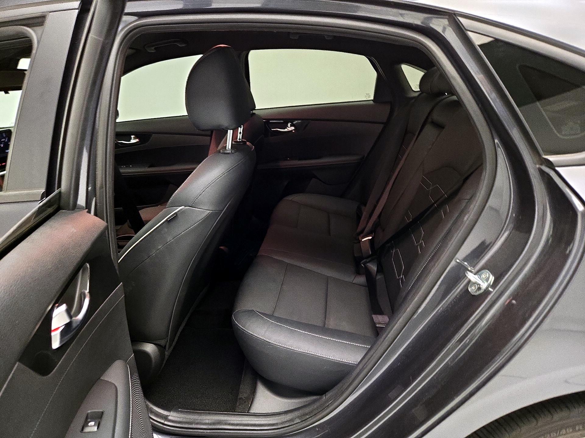 Thumbnail: 2022 Kia Forte - 19