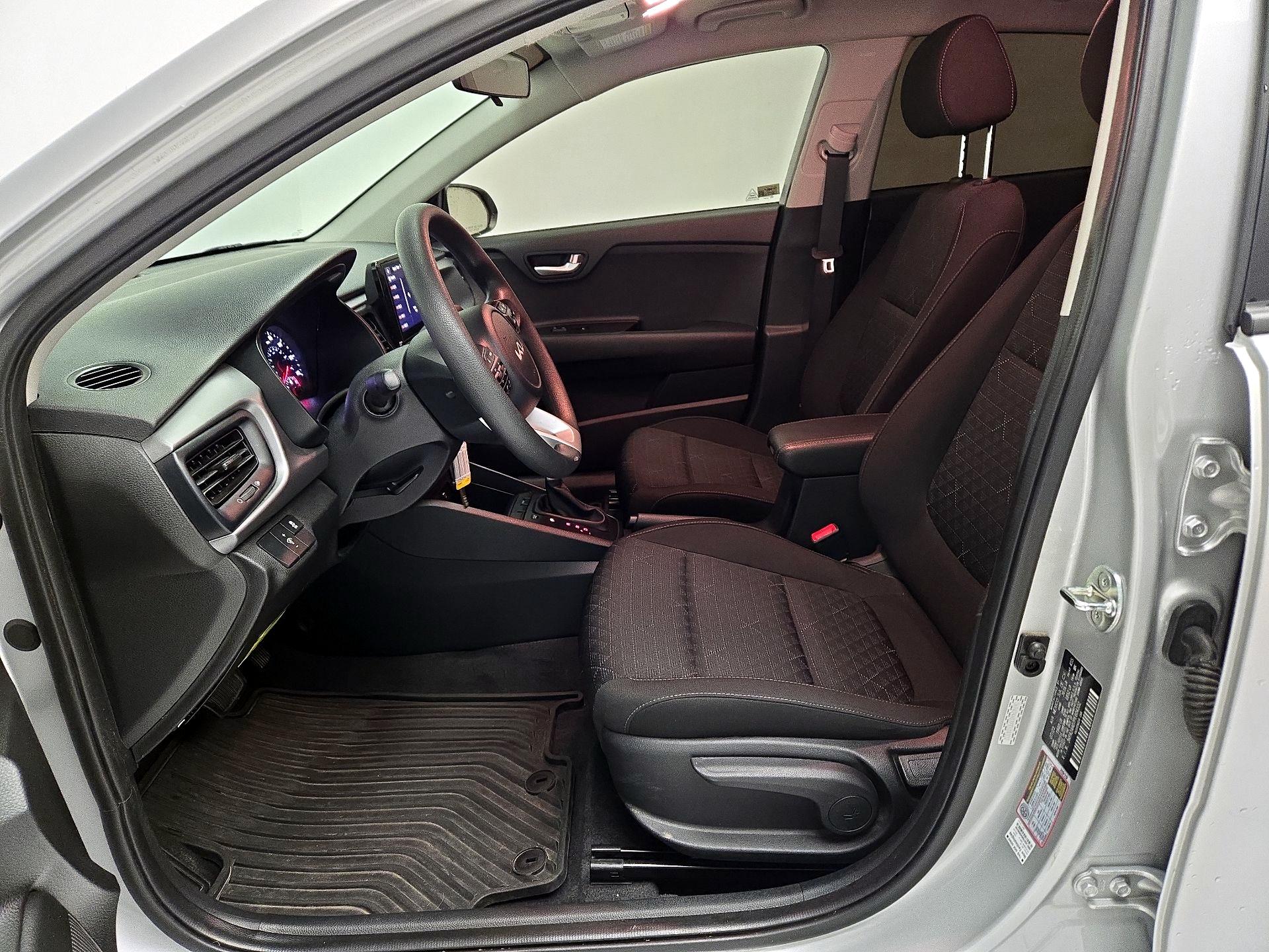 Thumbnail: 2023 Kia Rio - 11