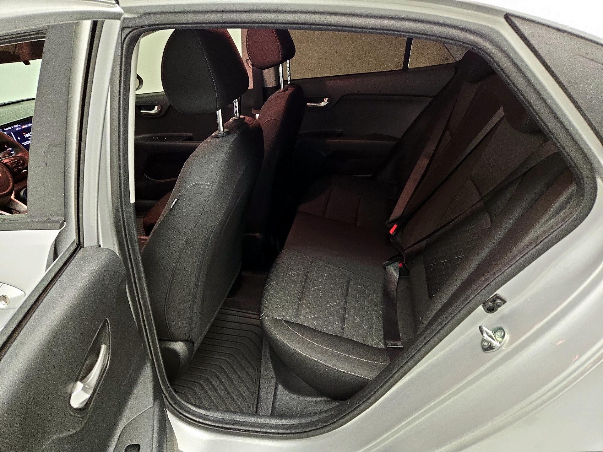 Thumbnail: 2023 Kia Rio - 18