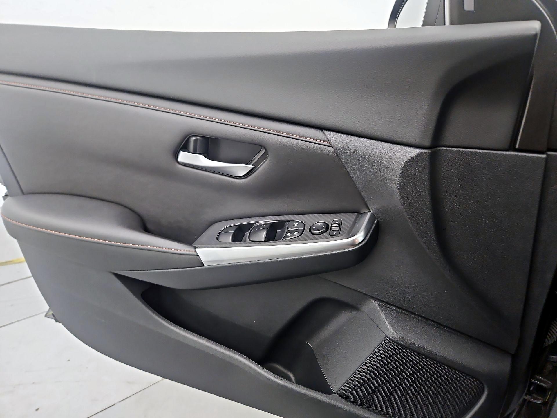 Thumbnail: 2021 Nissan Sentra - 12