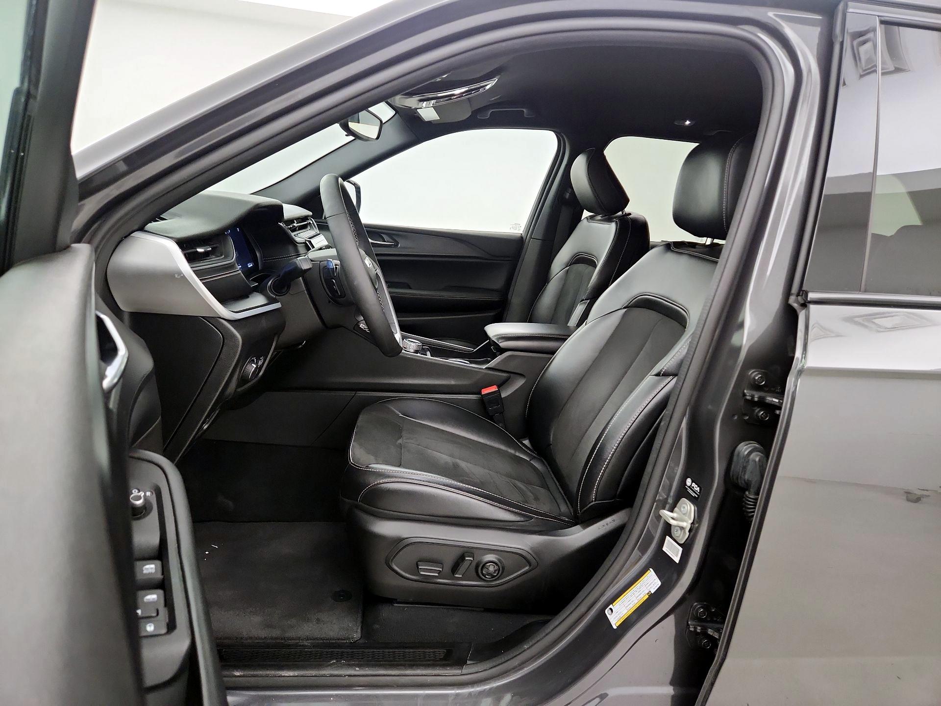 Thumbnail: 2024 Jeep Grand Cherokee - 9