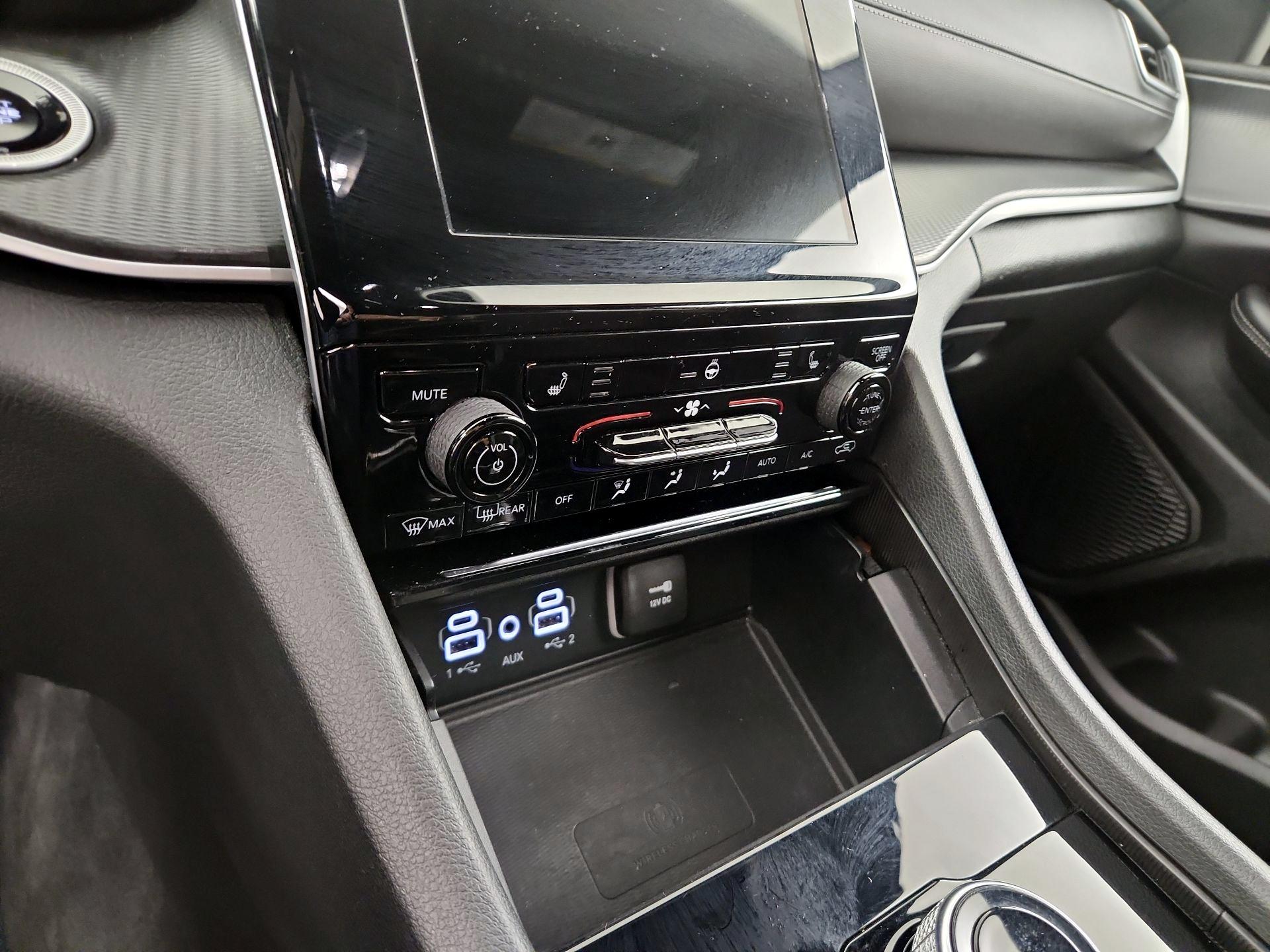 Thumbnail: 2024 Jeep Grand Cherokee - 12