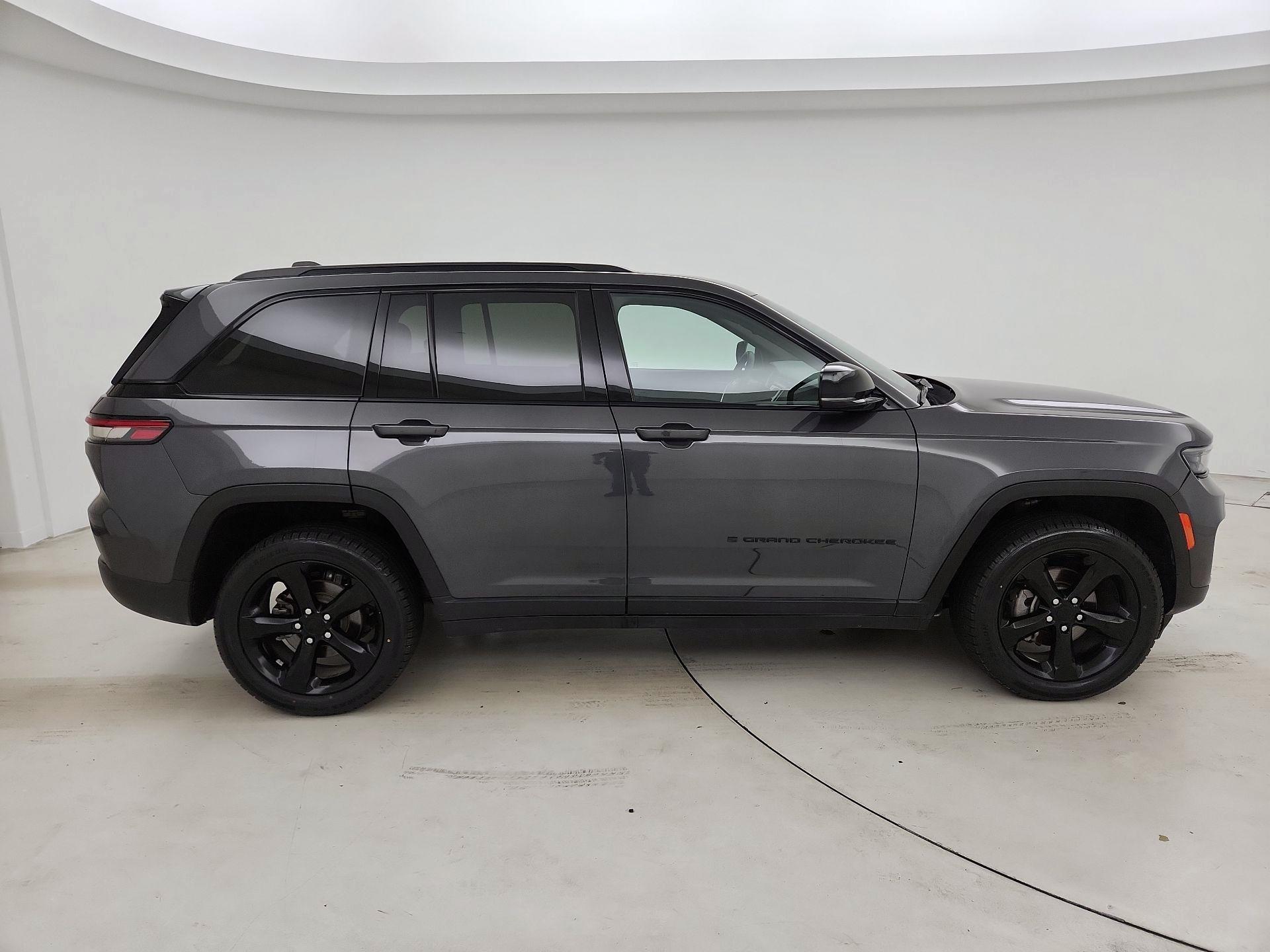 Thumbnail: 2024 Jeep Grand Cherokee - 4