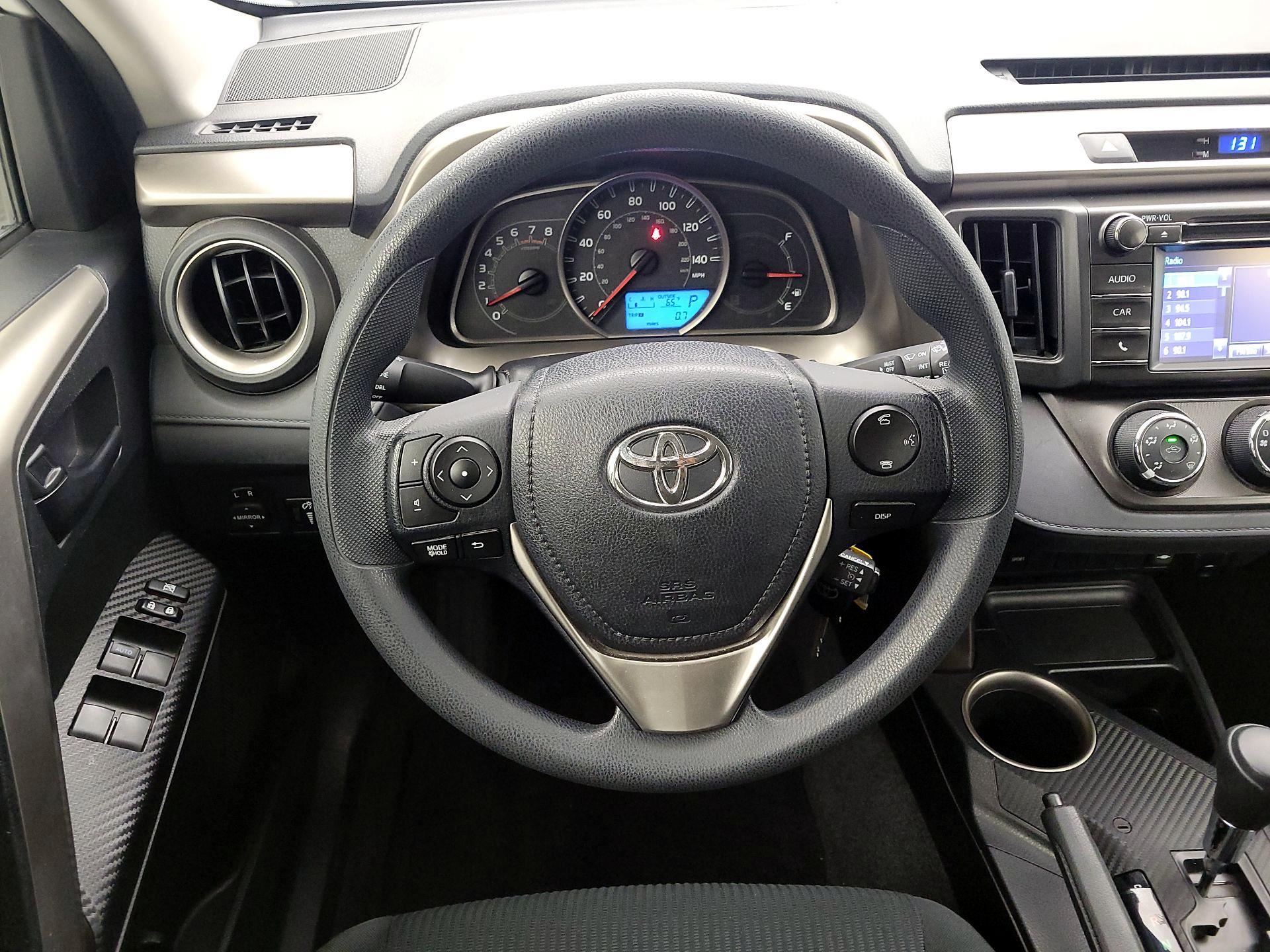 Thumbnail: 2015 Toyota RAV4 - 10