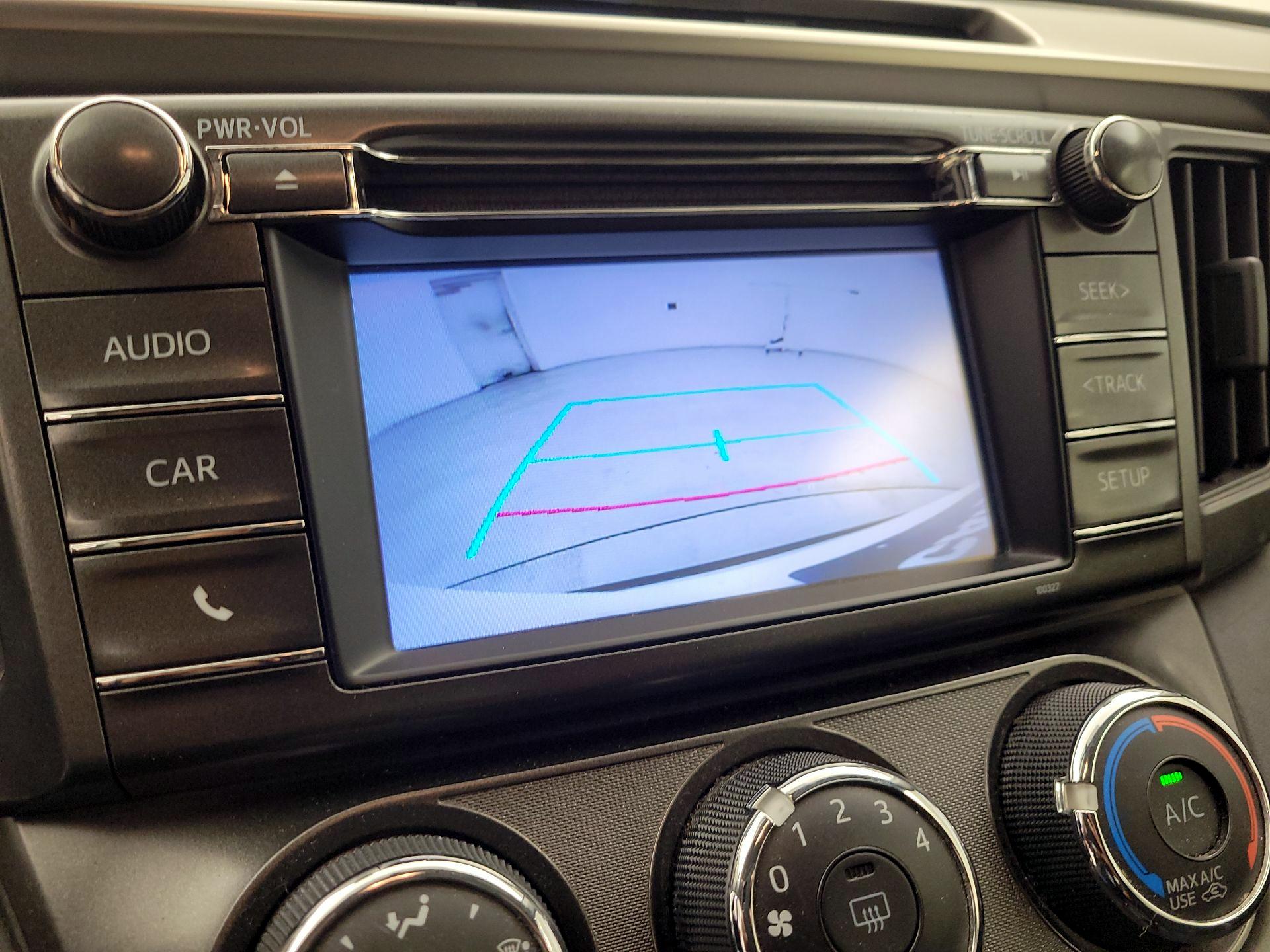 Thumbnail: 2015 Toyota RAV4 - 14