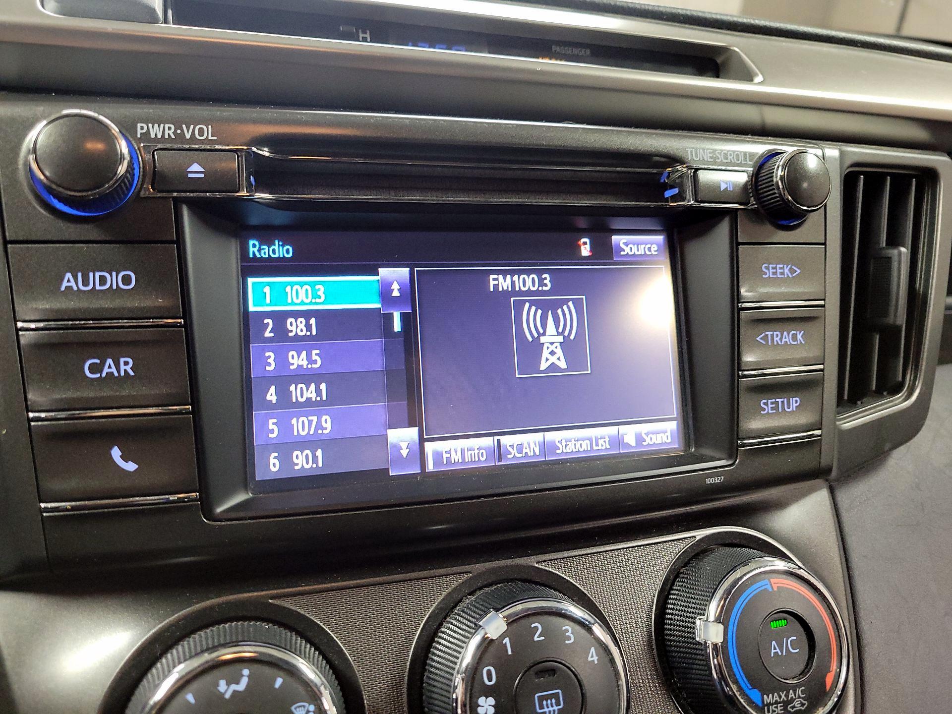 Thumbnail: 2015 Toyota RAV4 - 15