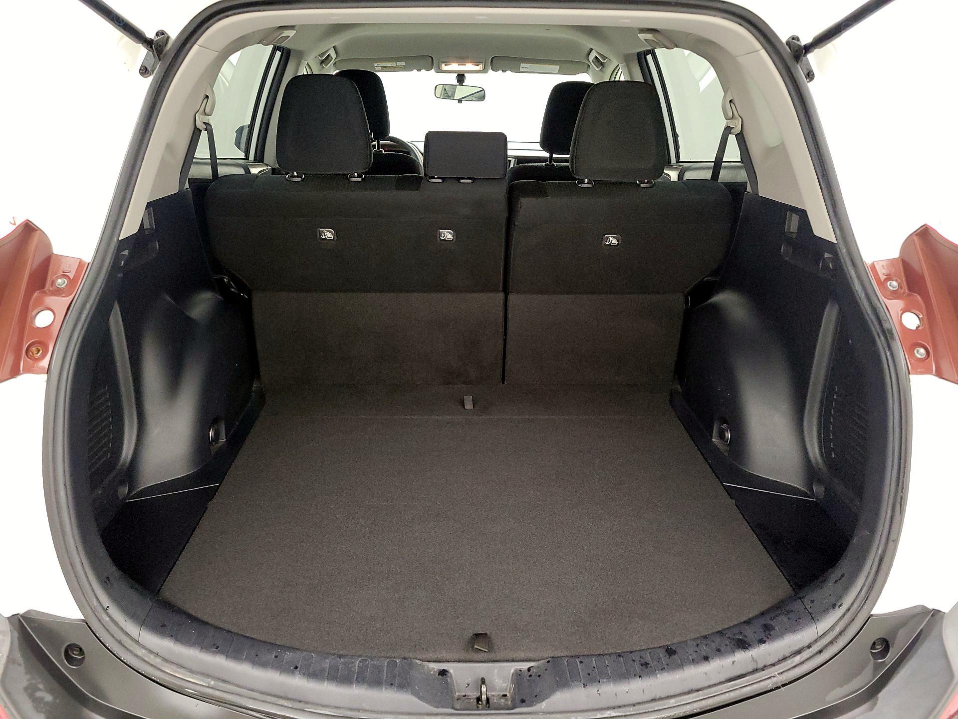 Thumbnail: 2015 Toyota RAV4 - 20