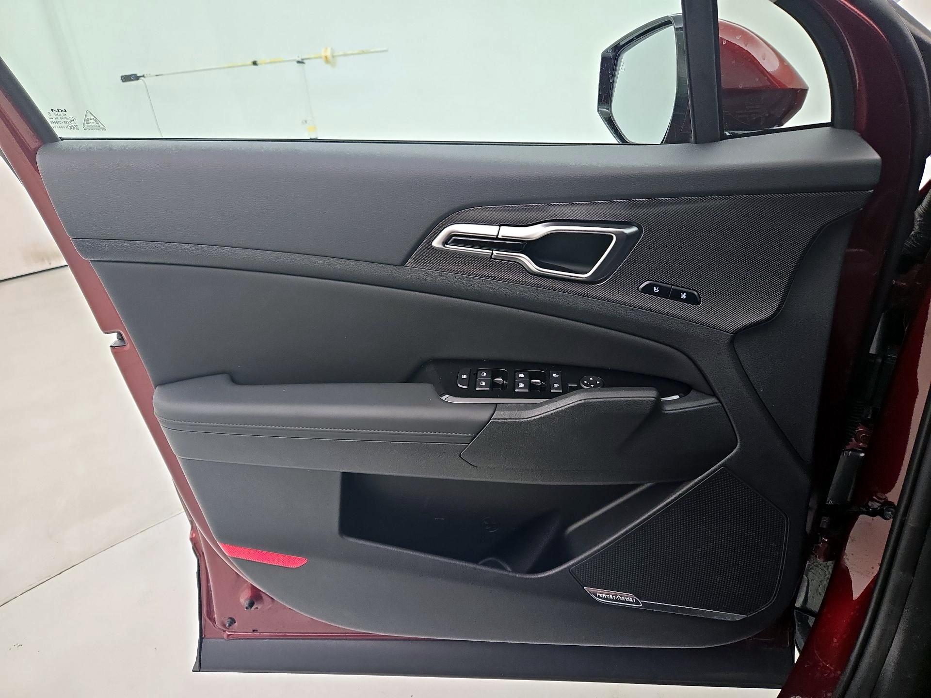 Thumbnail: 2025 Kia Sportage - 12