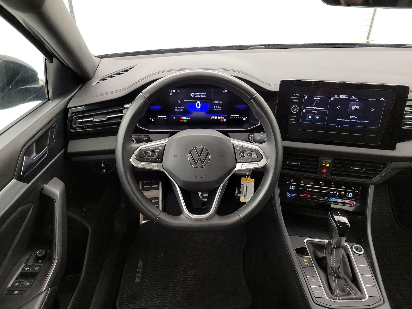 2025 Volkswagen Jetta Sport - Photo 11