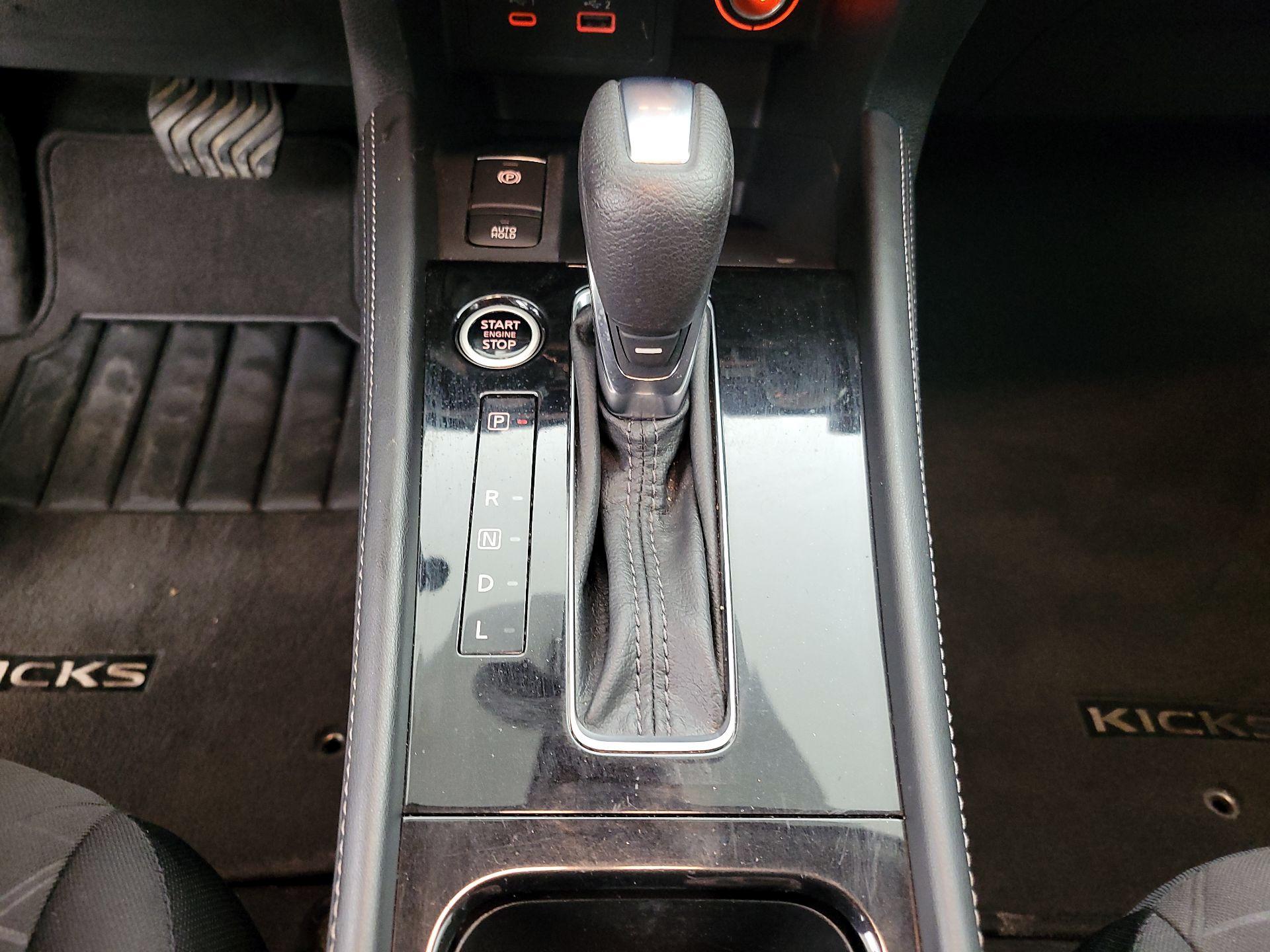 Thumbnail: 2021 Nissan Kicks - 16