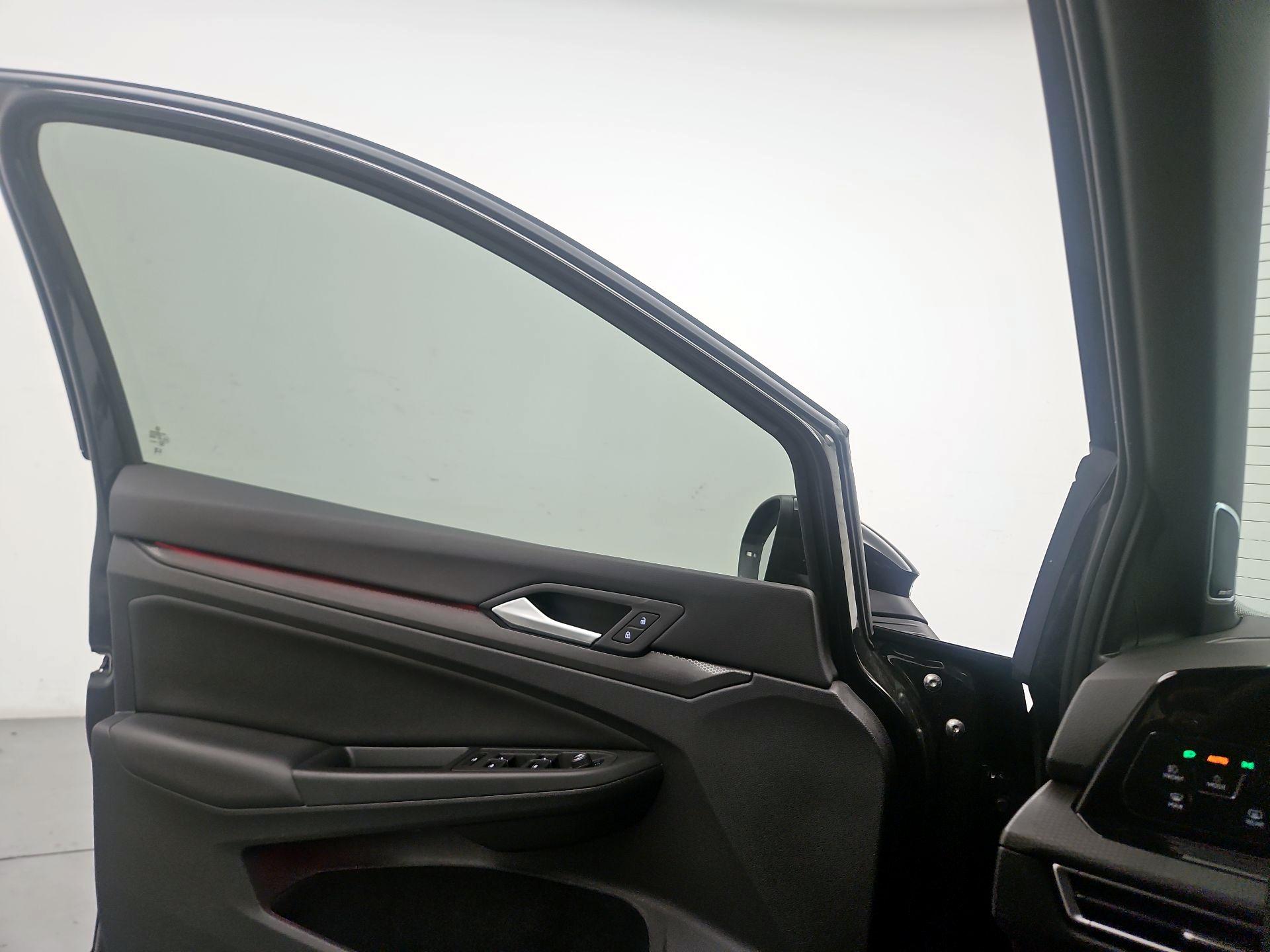 Thumbnail: 2024 Volkswagen Golf - 12