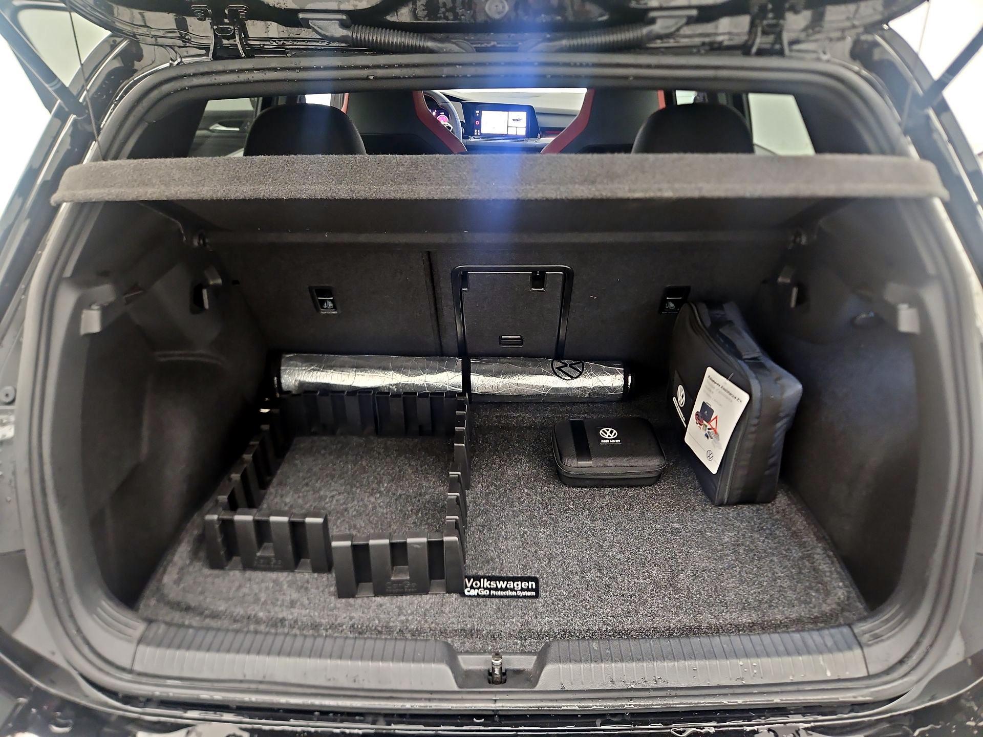 Thumbnail: 2024 Volkswagen Golf - 17