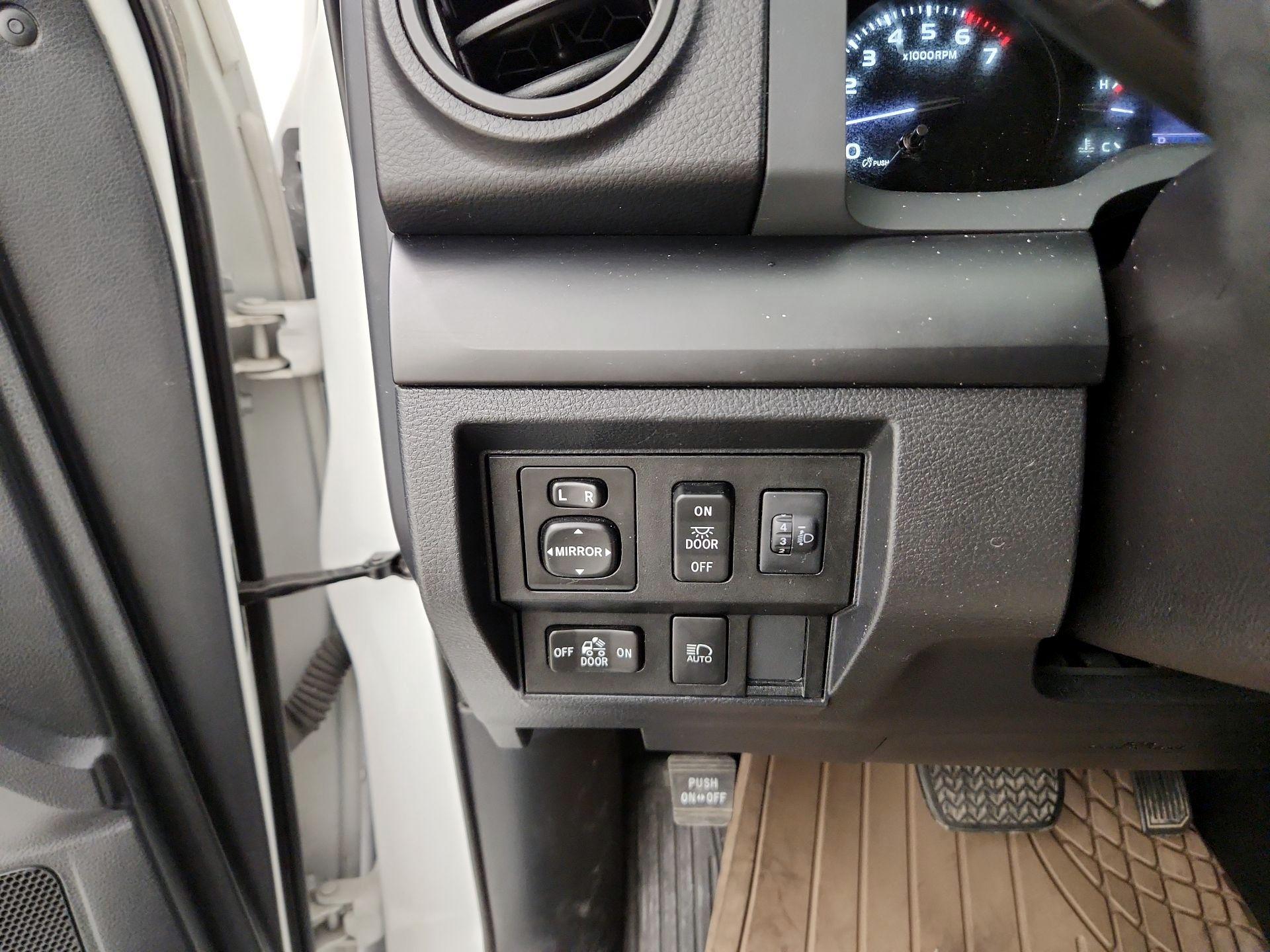 Thumbnail: 2019 Toyota Tundra - 13