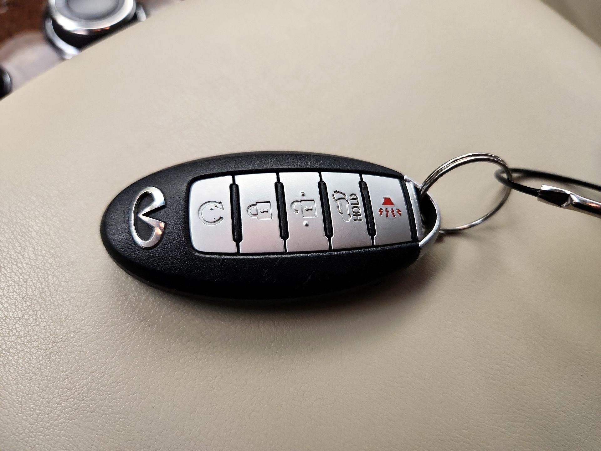 Thumbnail: 2016 INFINITI QX60 - 18