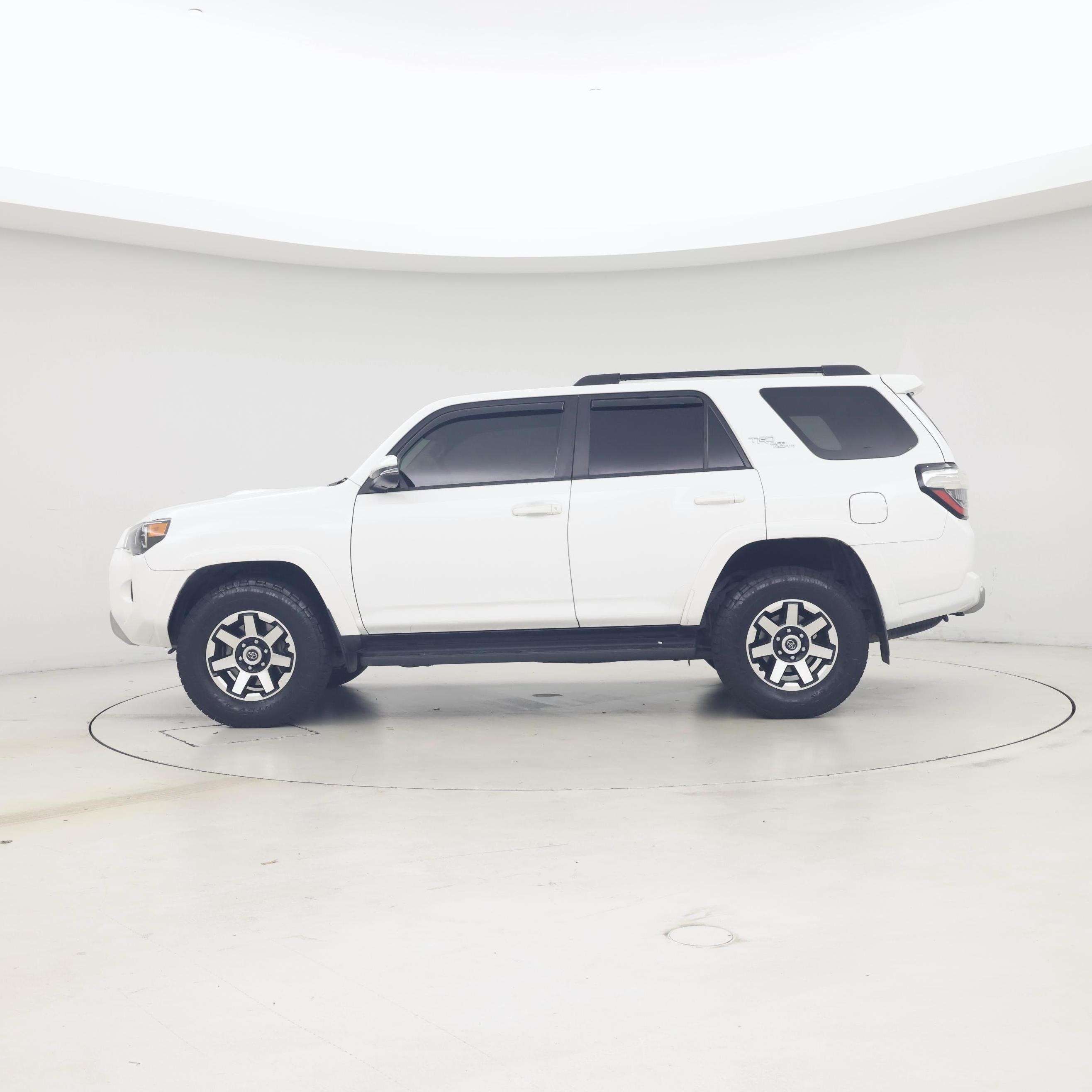 Thumbnail: 2021 Toyota 4Runner - 3