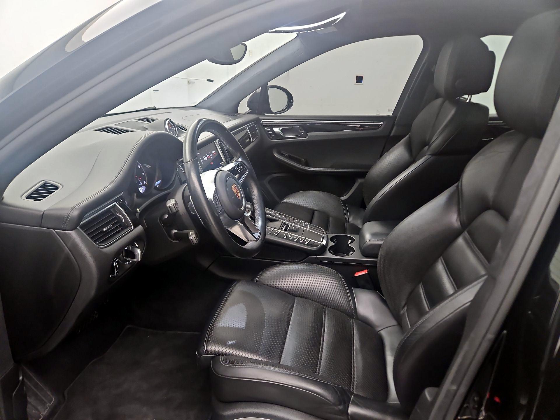 Thumbnail: 2018 Porsche Macan - 11