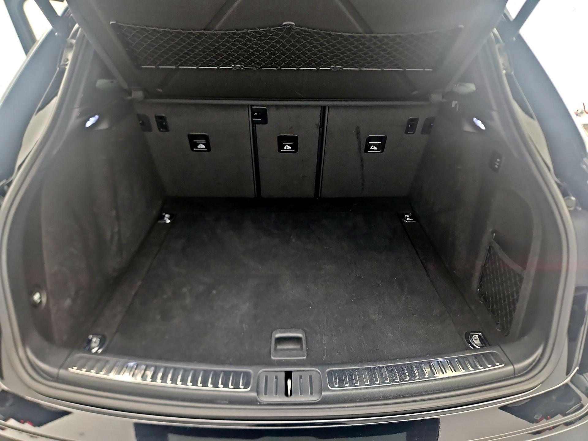 Thumbnail: 2018 Porsche Macan - 17