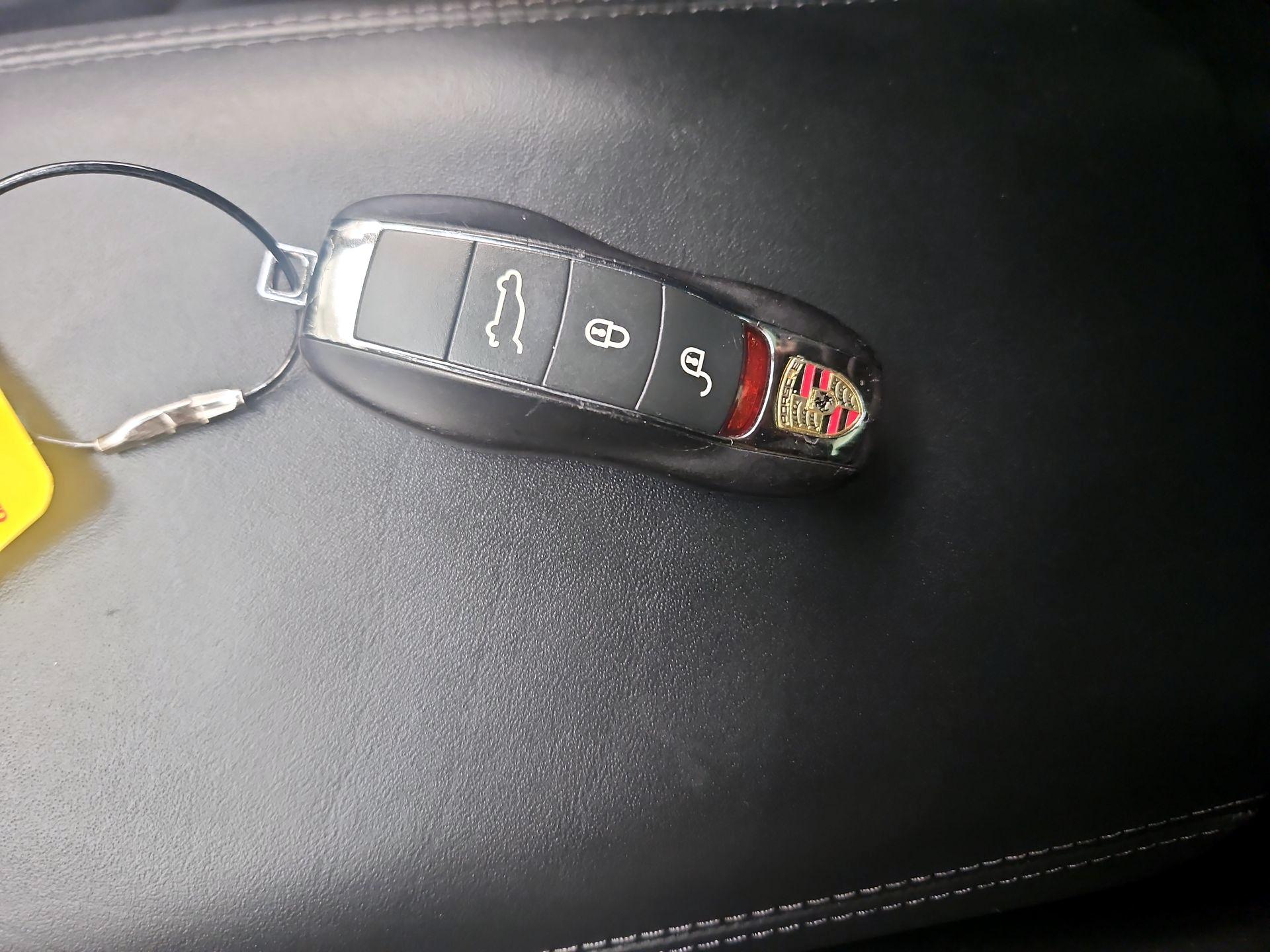 Thumbnail: 2018 Porsche Macan - 19